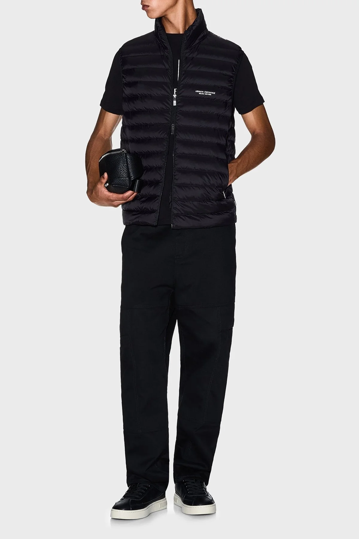 Armani Exchange Kapitoneli Kuş Tüyü Dolgulu Regular Fit Şişme Erkek Yelek XM001576 AF16927 UC001 SİYAH - 2