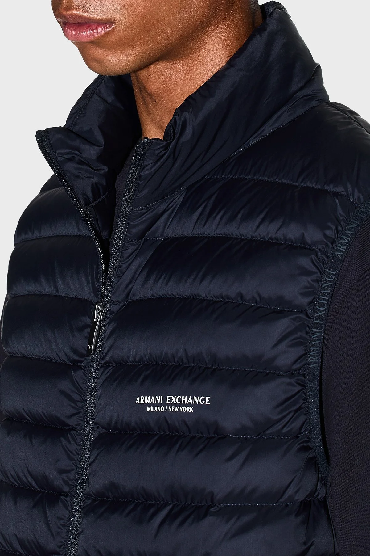 Armani Exchange Kapitoneli Kuş Tüyü Dolgulu Şişme Erkek Yelek XM001576 AF16927 UB101 LACİVERT - 4