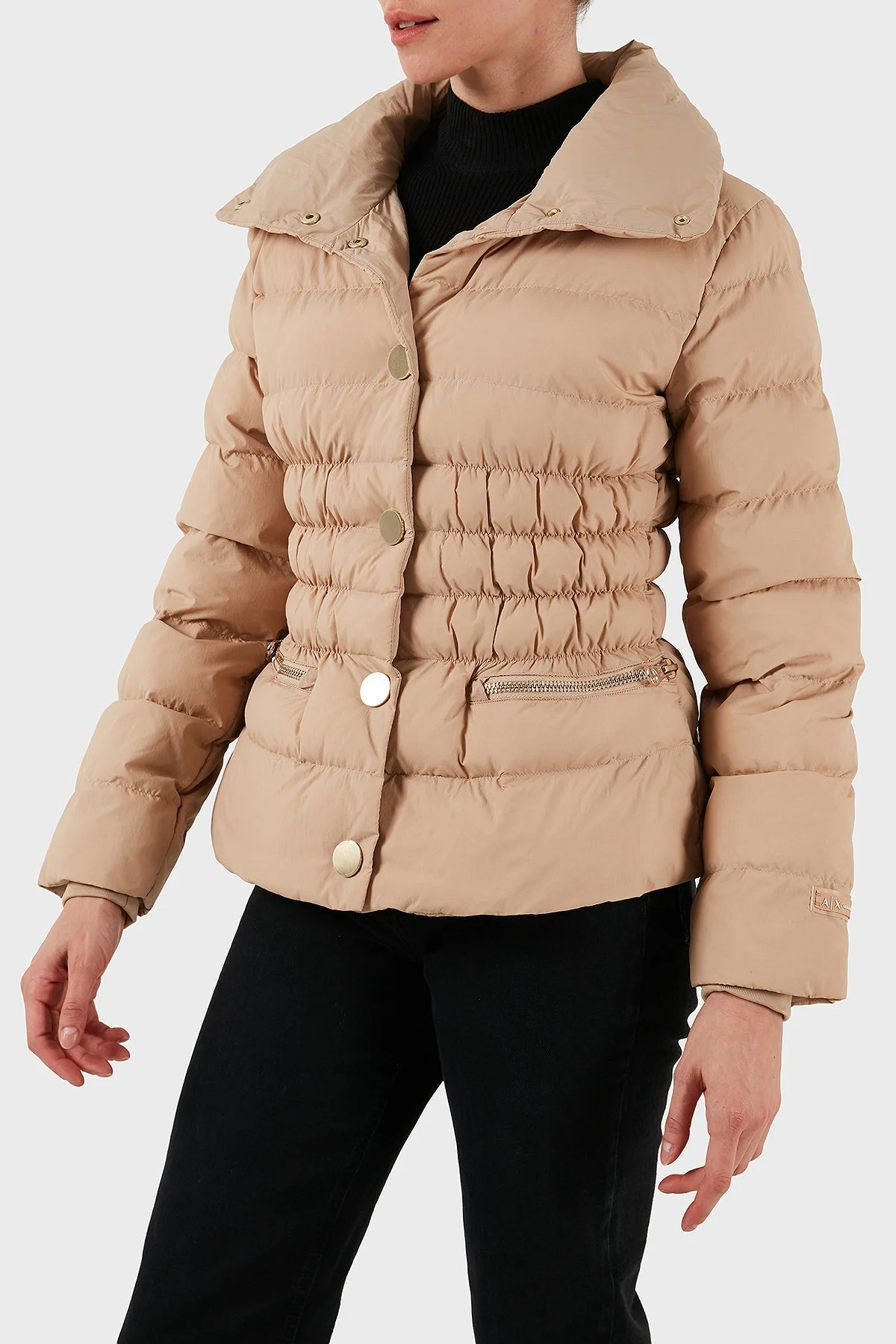 Armani Exchange Kapitoneli Regular Fit Dik Yaka Düğmeli Bayan Mont XW000653 AF15984 U1051 KUM - 4