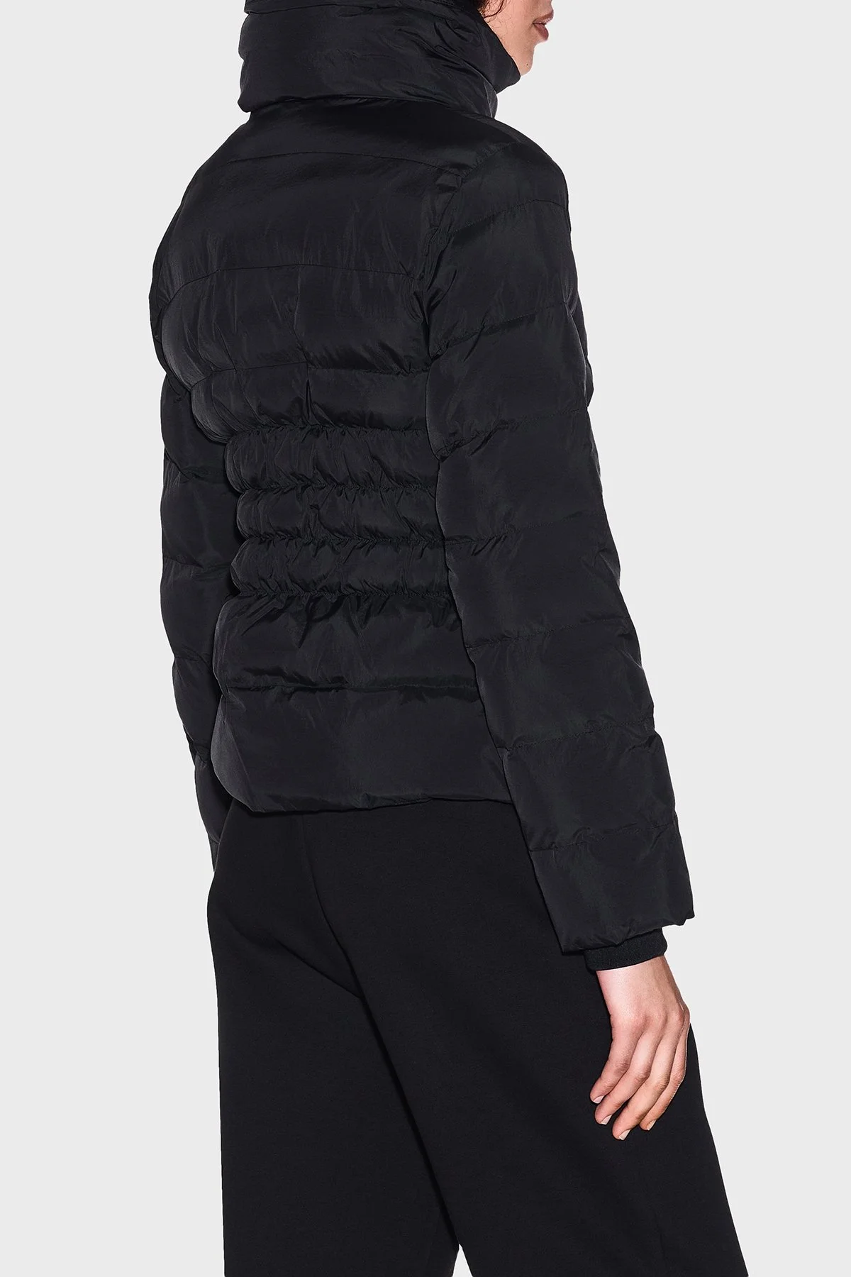 Armani Exchange Kapitoneli Regular Fit Dik Yaka Düğmeli Bayan Mont XW000653 AF15984 UC001 SİYAH - 3