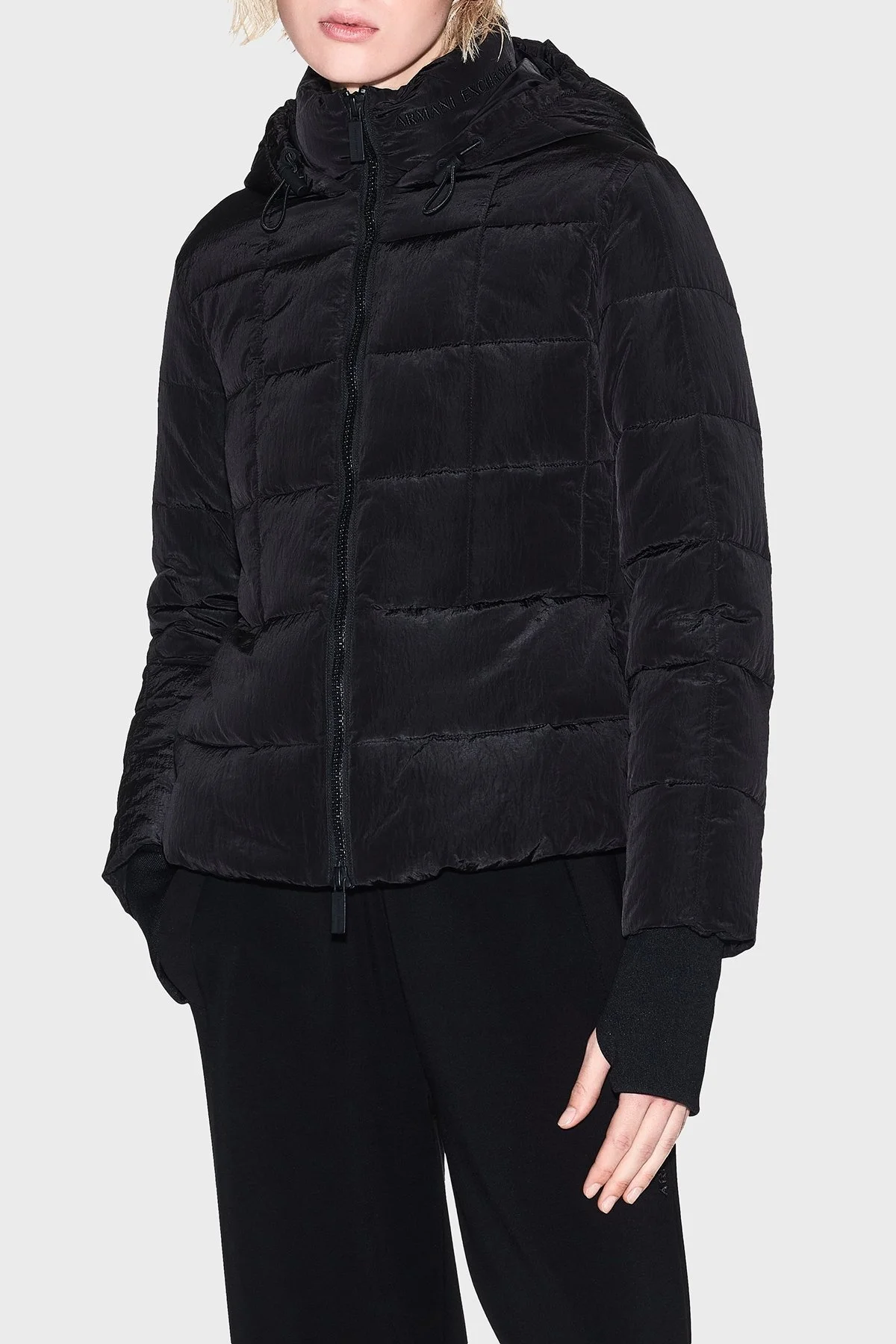 Armani Exchange Kapitoneli Regular Fit Kapüşonlu Bayan Mont XW000650 AF16207 UC001 SİYAH - 1