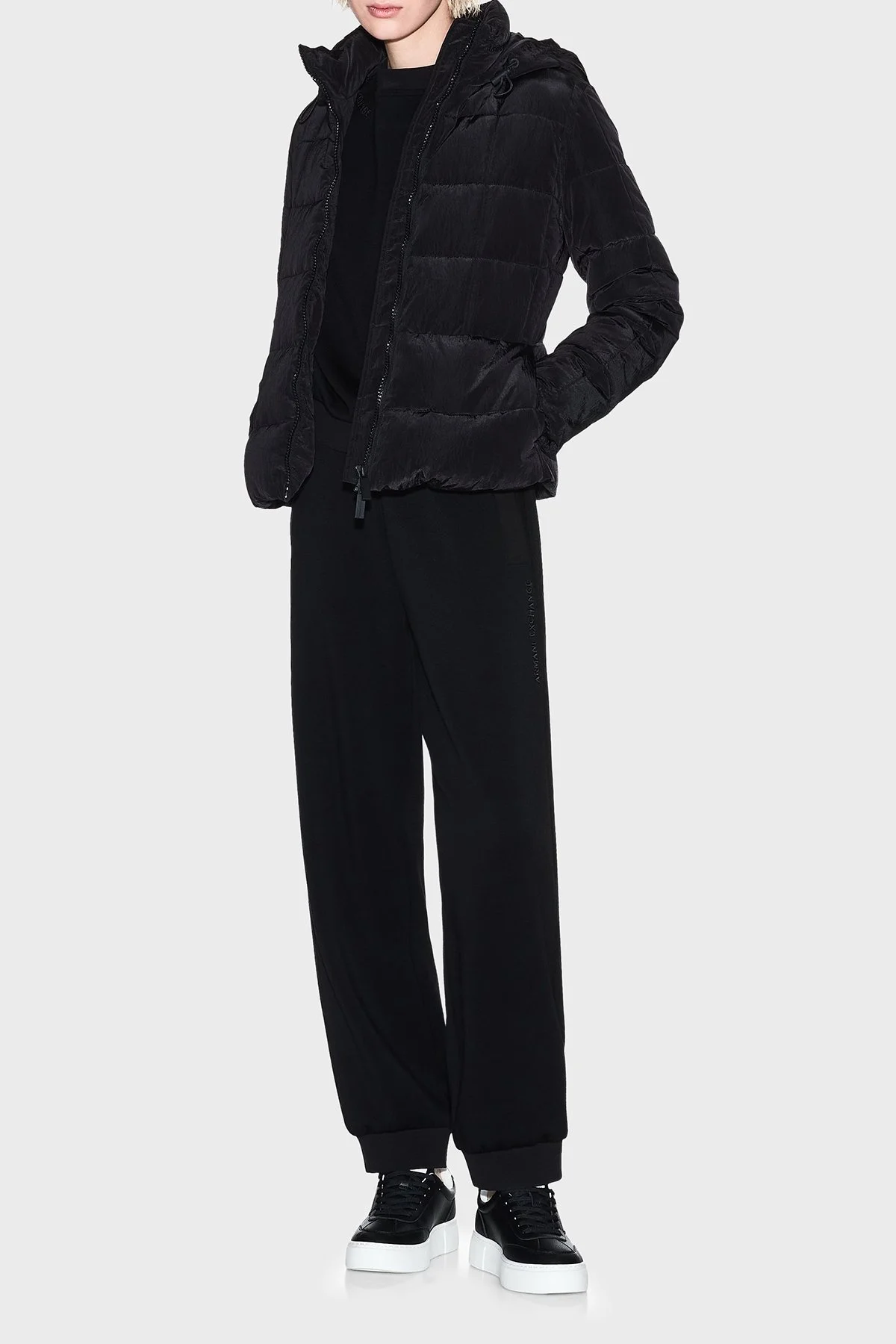 Armani Exchange Kapitoneli Regular Fit Kapüşonlu Bayan Mont XW000650 AF16207 UC001 SİYAH - 2