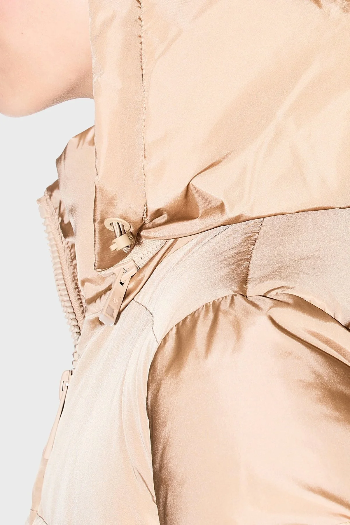 Armani Exchange Kapitoneli Regular Fit Sabit Kapüşonlu Bayan Mont XW000228 AF12286 U1051 KUM - 4