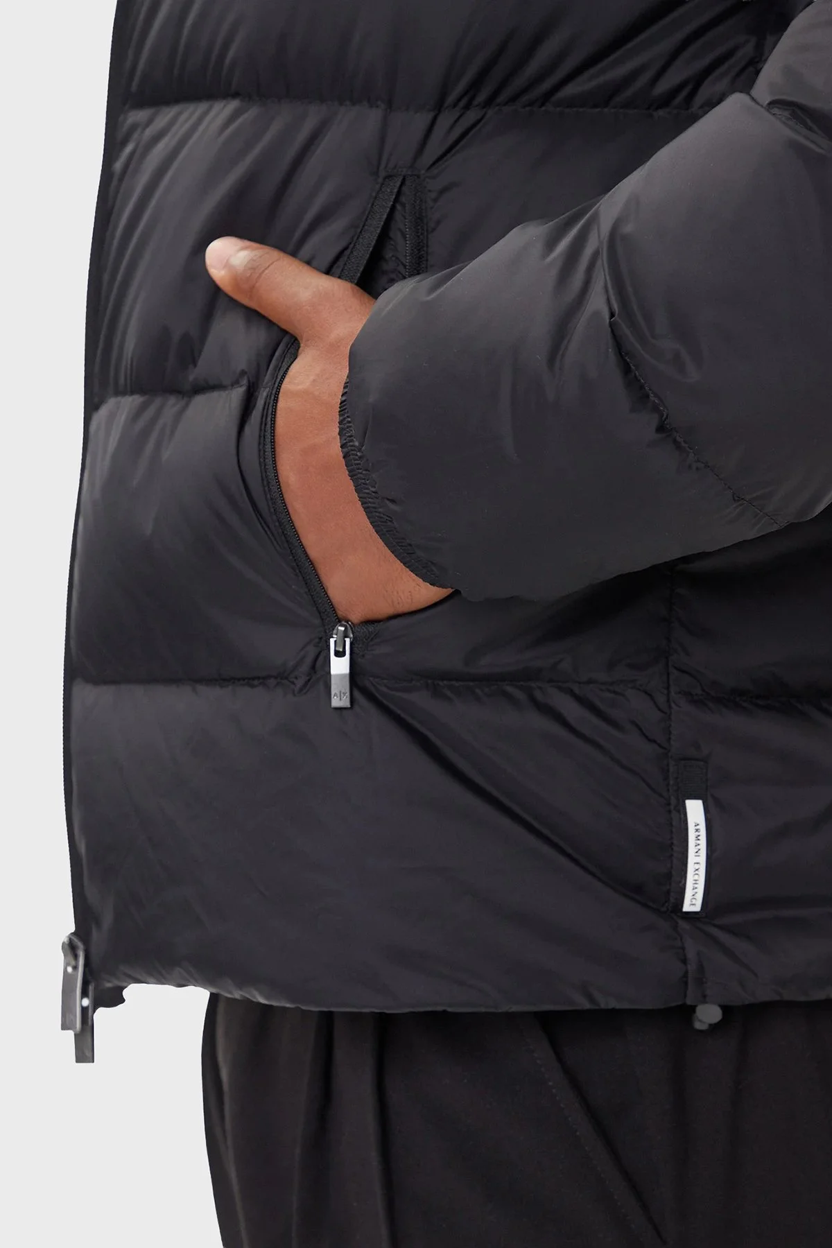 Armani Exchange Kuş Tüyü Dolgulu Regular Fit Dik Yaka Şişme Erkek Mont XM001575 AF16927 UC001 SİYAH - 5