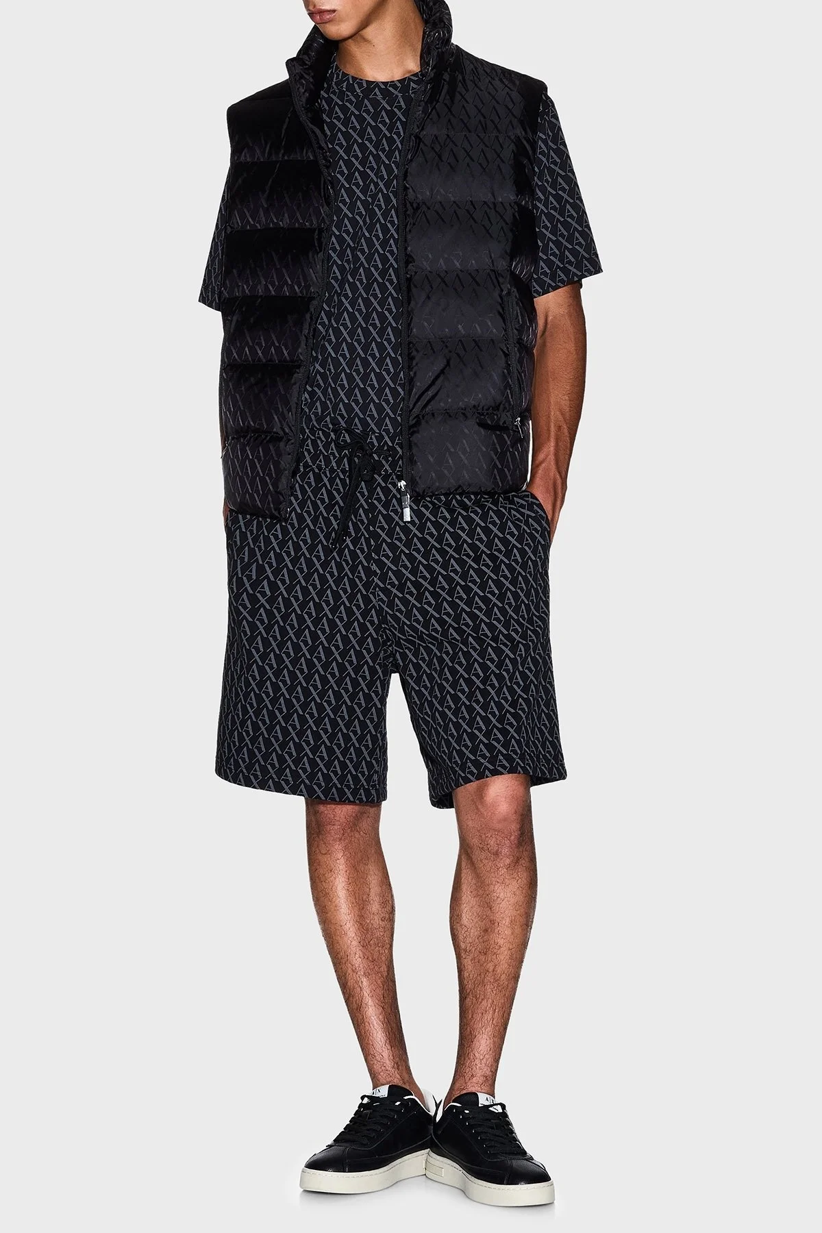 Armani Exchange Kuş Tüyü Dolgulu Regular Fit Dik Yaka Şişme Erkek Yelek XM001581 AF16628 UC001 SİYAH - 2