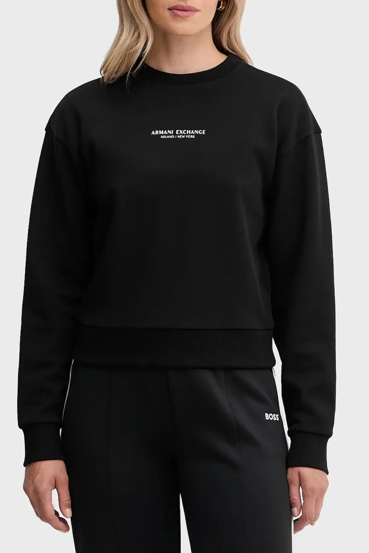 Armani Exchange Logo Baskılı Pamuklu Relaxed Fit Bisiklet Yaka Crop Bayan Sweat XW001451 AF10830 MC021 SİYAH-GOLD - 1