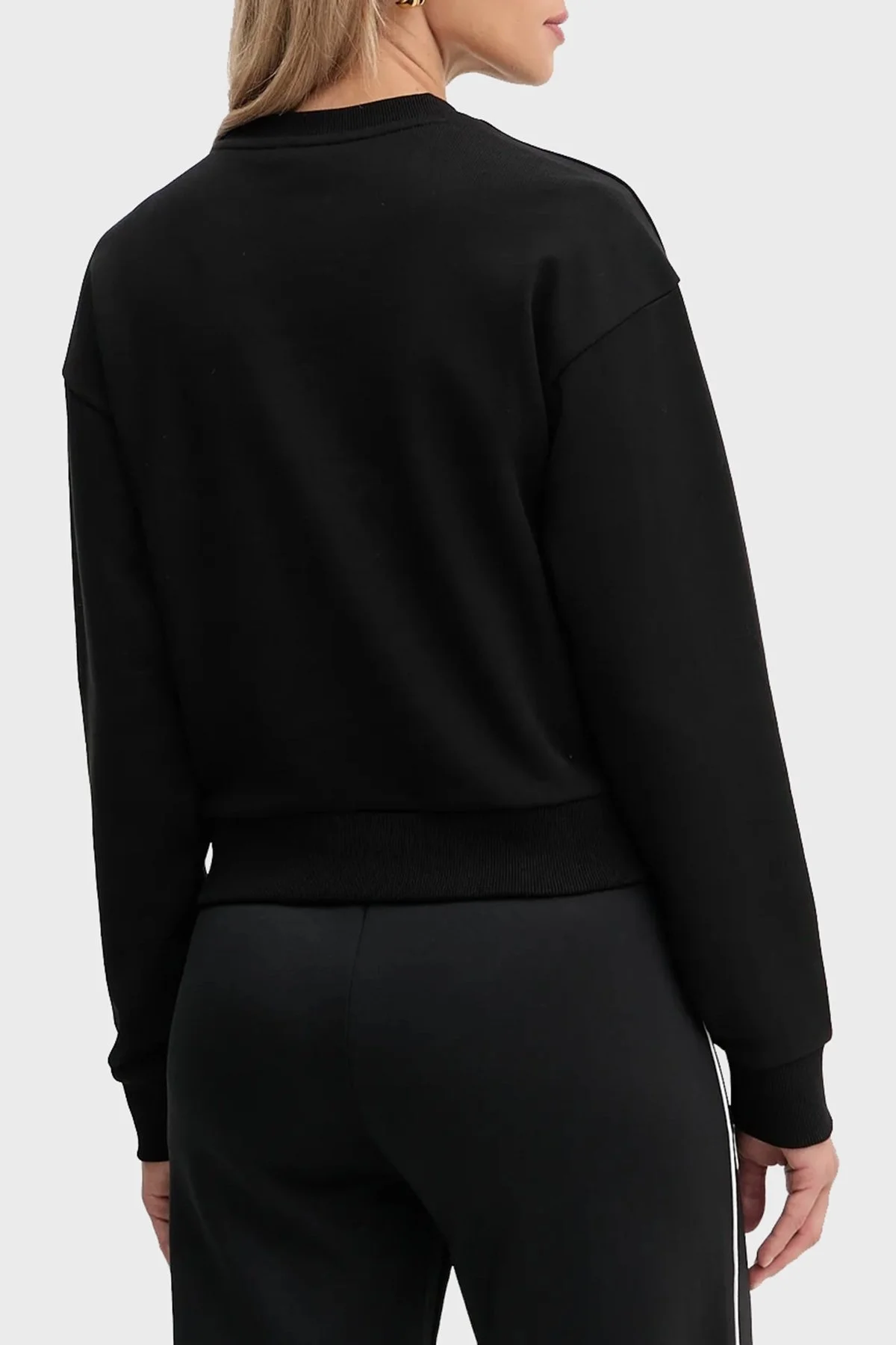 Armani Exchange Logo Baskılı Pamuklu Relaxed Fit Bisiklet Yaka Crop Bayan Sweat XW001451 AF10830 MC021 SİYAH-GOLD - 3