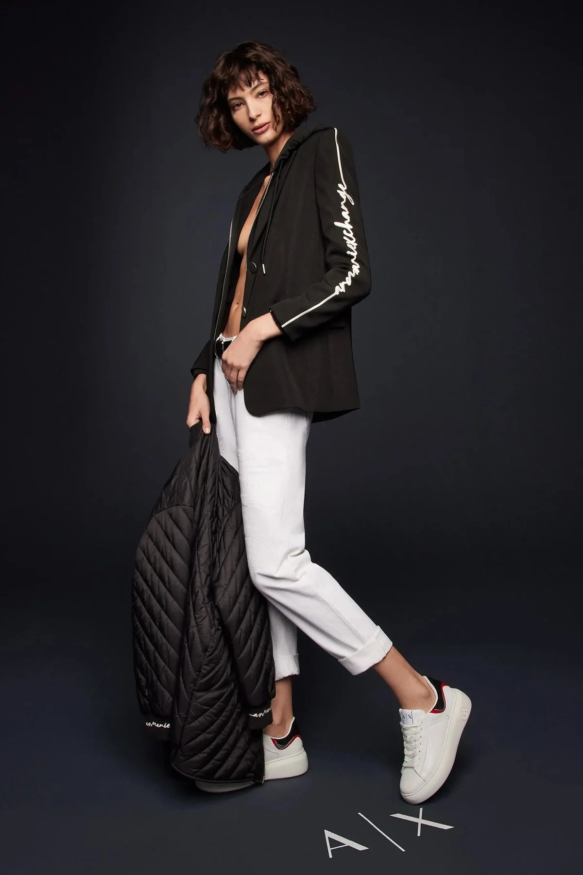 Armani Exchange Logo Yazılı Fermuarlı Kapüşonlu Regular Fit Bayan Sweat 6RYM71 YJBRZ 1200 SİYAH - 1