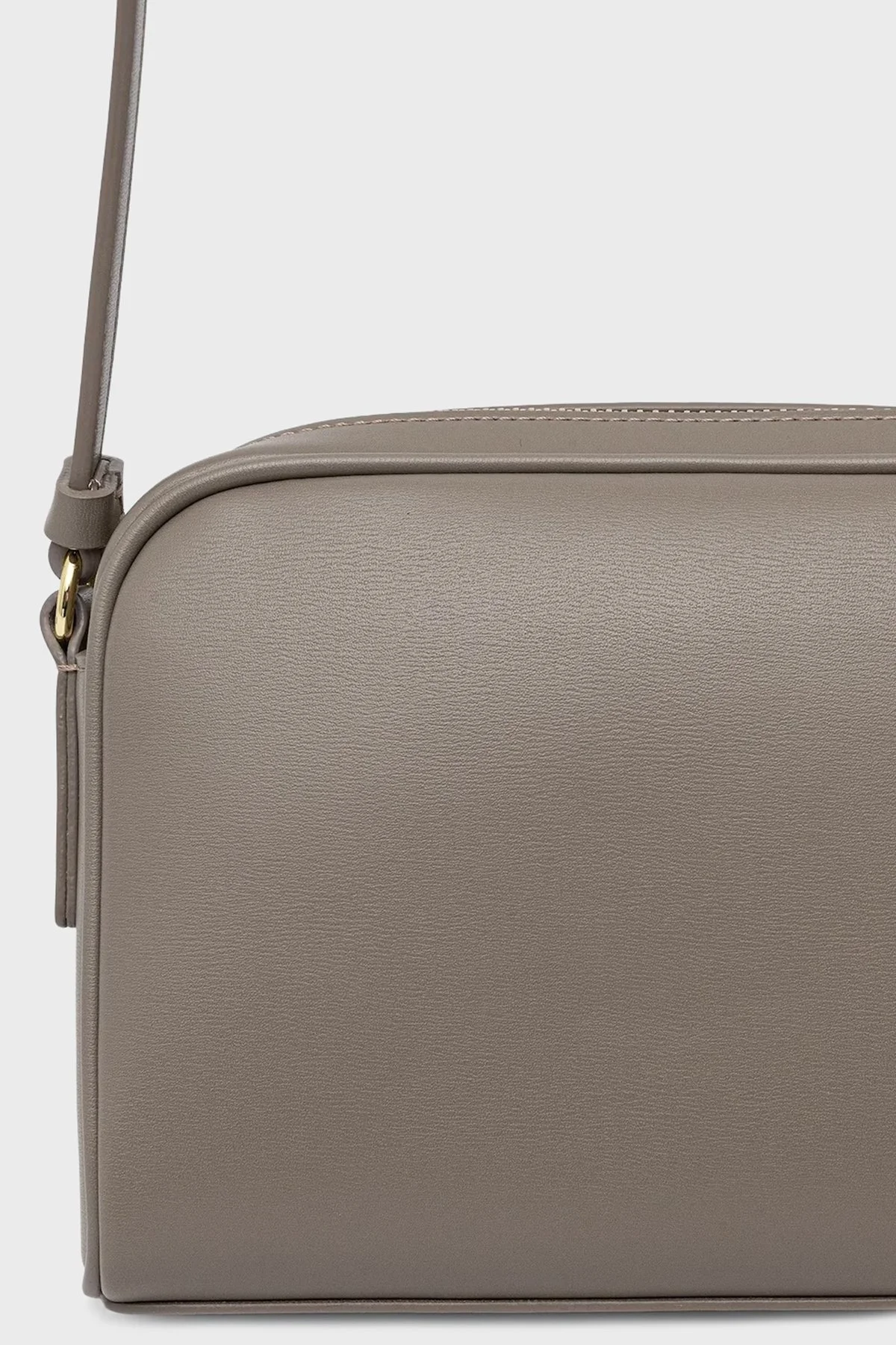 Armani Exchange Logolu Ayarlanabilir Askılı Bayan Çanta XW000303 AF12040 U6242 BEJ - 3