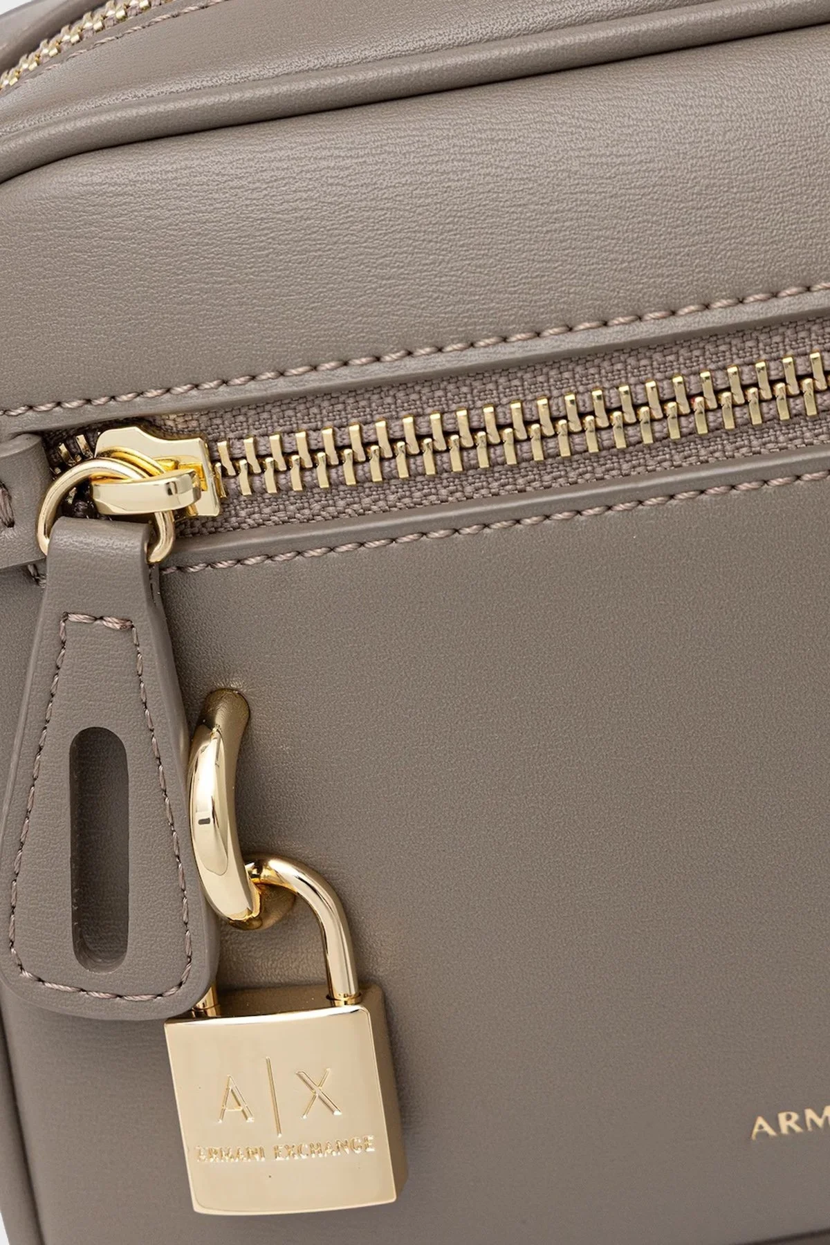 Armani Exchange Logolu Ayarlanabilir Askılı Bayan Çanta XW000303 AF12040 U6242 BEJ - 4