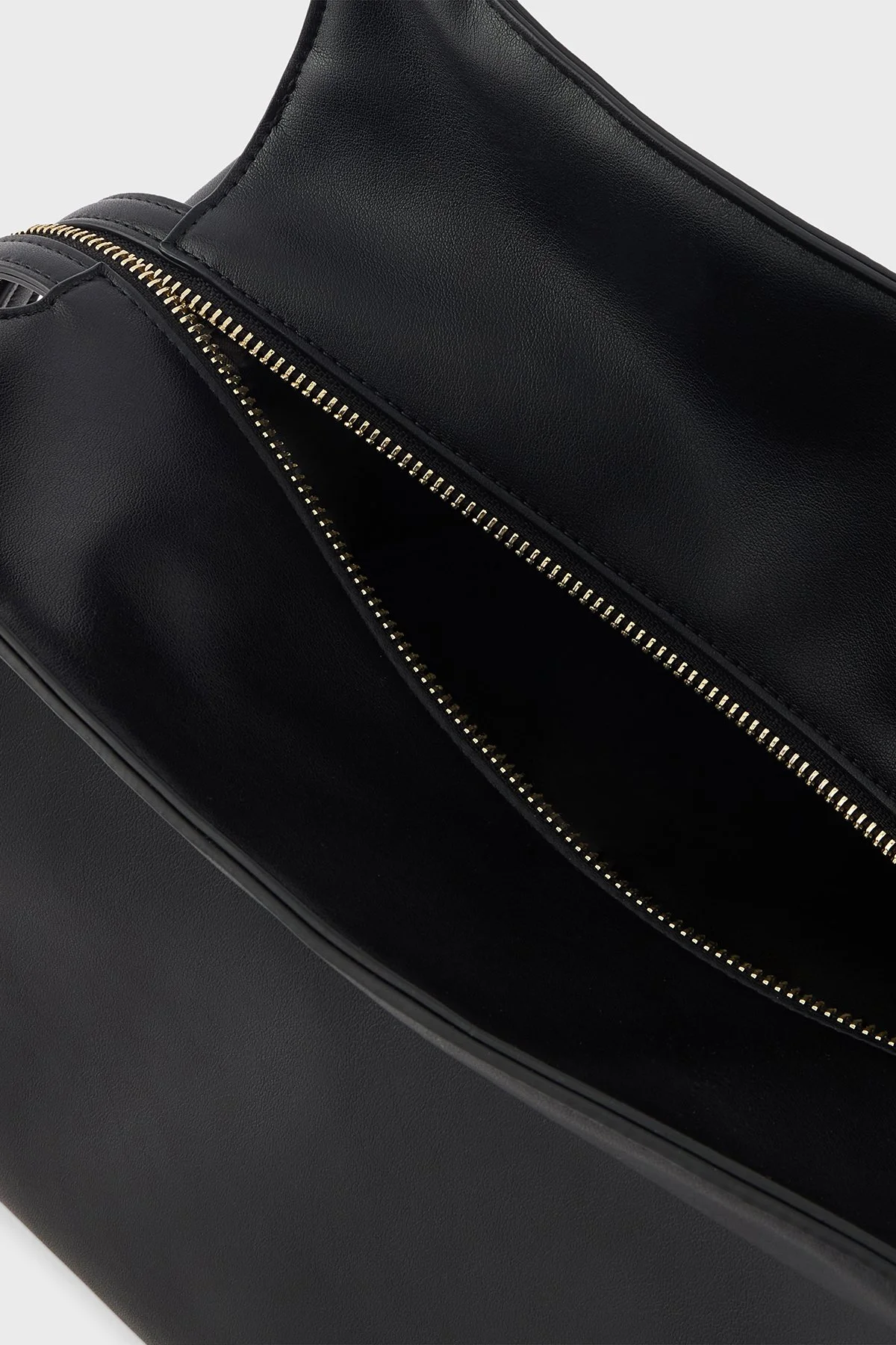 Armani Exchange Logolu Ayarlanabilir Askılı Bayan Çanta XW002603 AF19902 UC001 SİYAH - 5