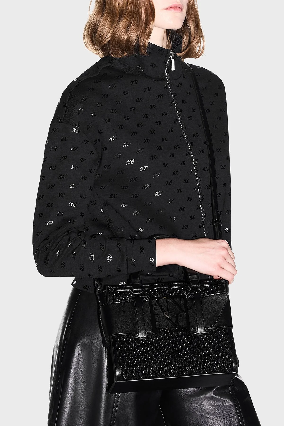 Armani Exchange Logolu Ayarlanabilir Askılı Kadın Çanta XW000392 AF26444 MC043 Siyah - 4