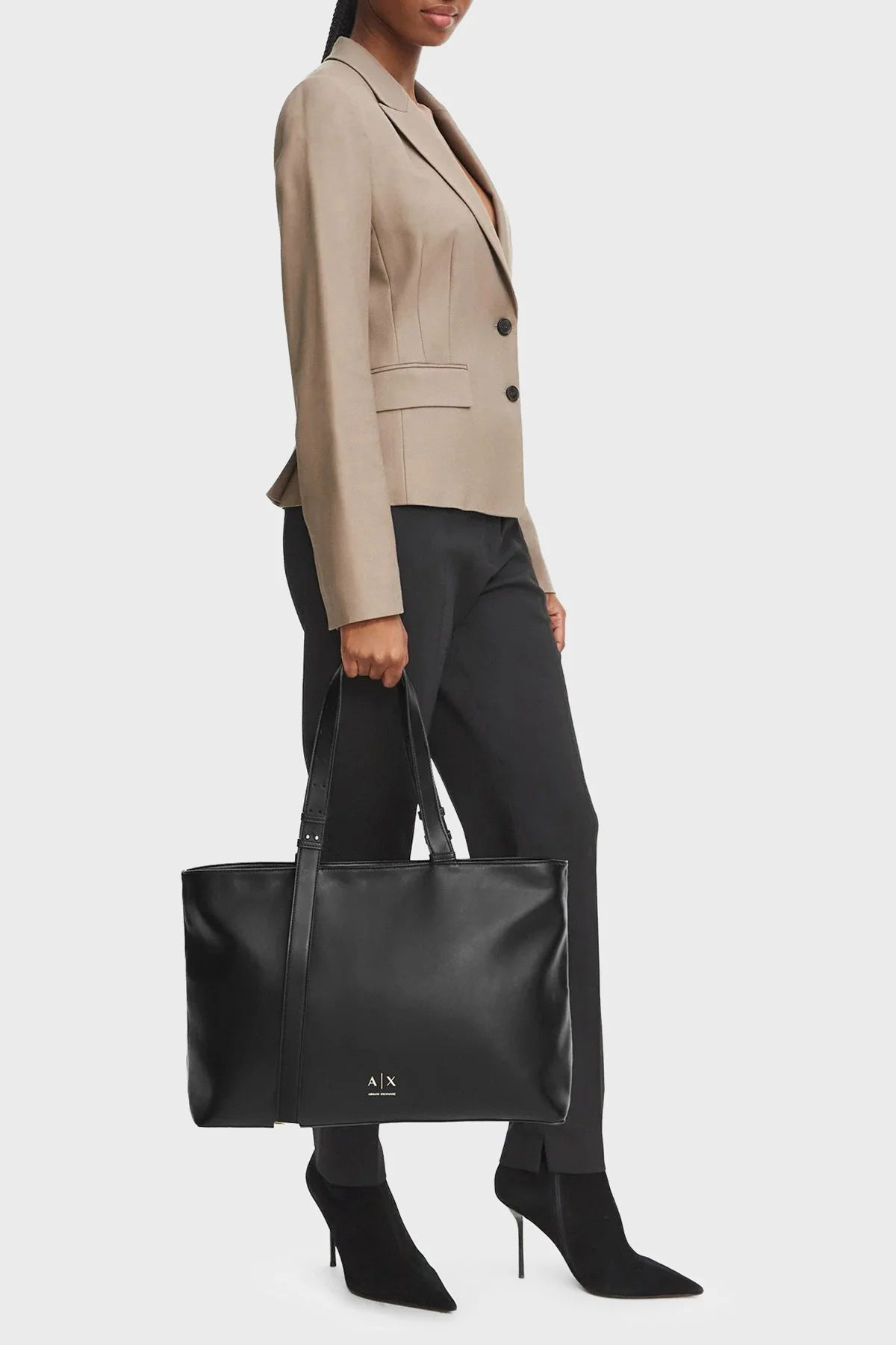 Armani Exchange Logolu Ayarlanabilir Askılı Kadın Çanta XW002988 AF19902 UC001 Siyah - 2