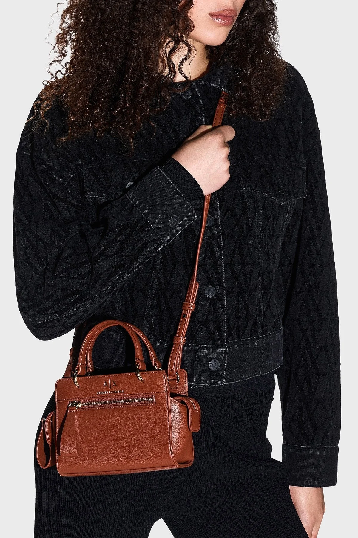 Armani Exchange Logolu Ayarlanabilir Askılı Mini Bayan Çanta XW001212 AF17117 U6048 TABA - 3