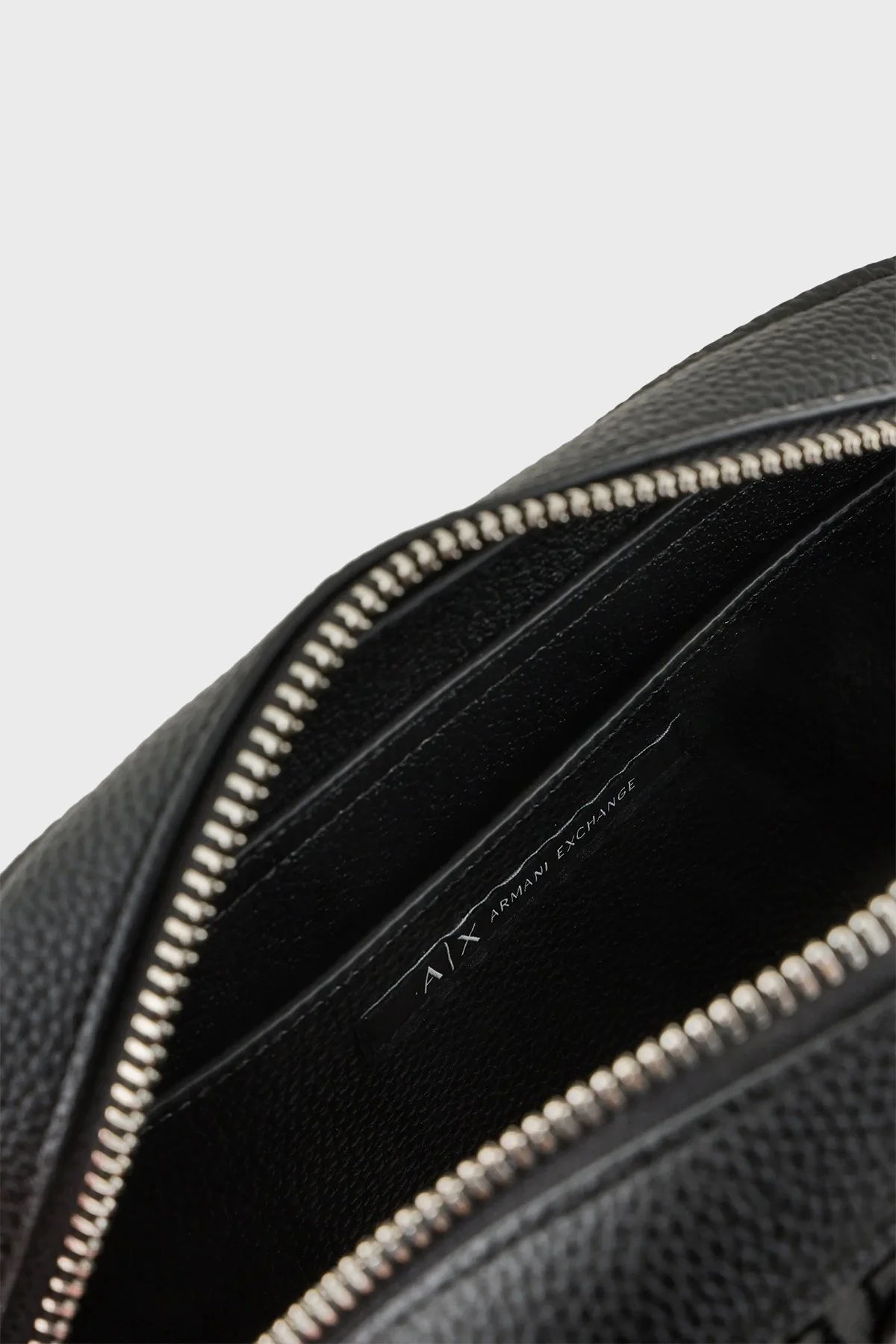 Armani Exchange Logolu Ayarlanabilir Omuz Askılı Bayan Çanta 949199 4F711 00020 SİYAH - 4