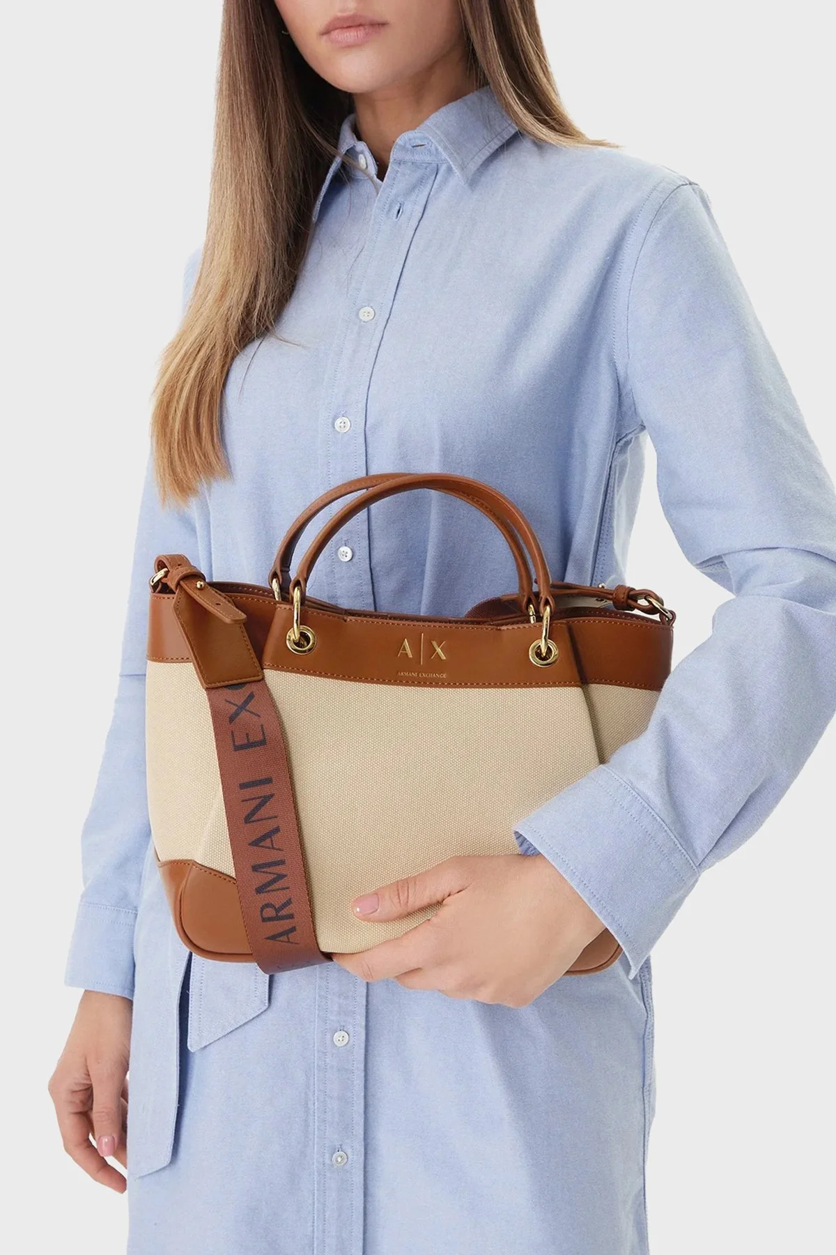 Armani Exchange Logolu Ayarlanabilir ve Çıkarılabilir Askılı Bayan Çanta XW000393 AF22518 M6261 BEJ - 2