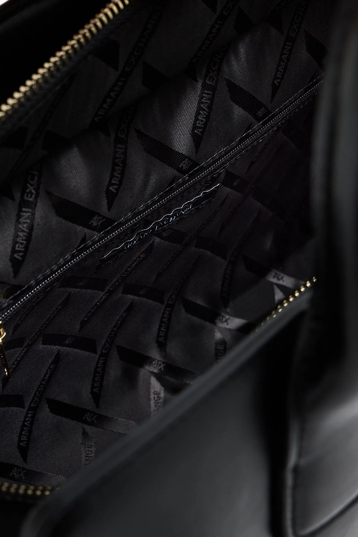 Armani Exchange Logolu Ayarlanabilir ve Çıkarılabilir Askılı Bayan Çanta XW002158 AF19892 UC001 SİYAH - 6