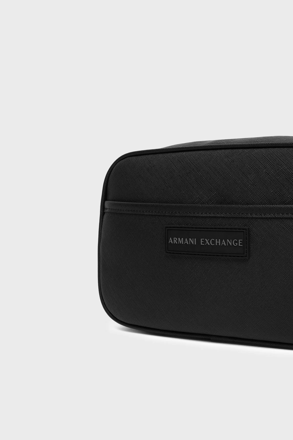 Armani Exchange Logolu Bilek Asklı Erkek Çanta XM003576 AF26659 MC043 Siyah - 5
