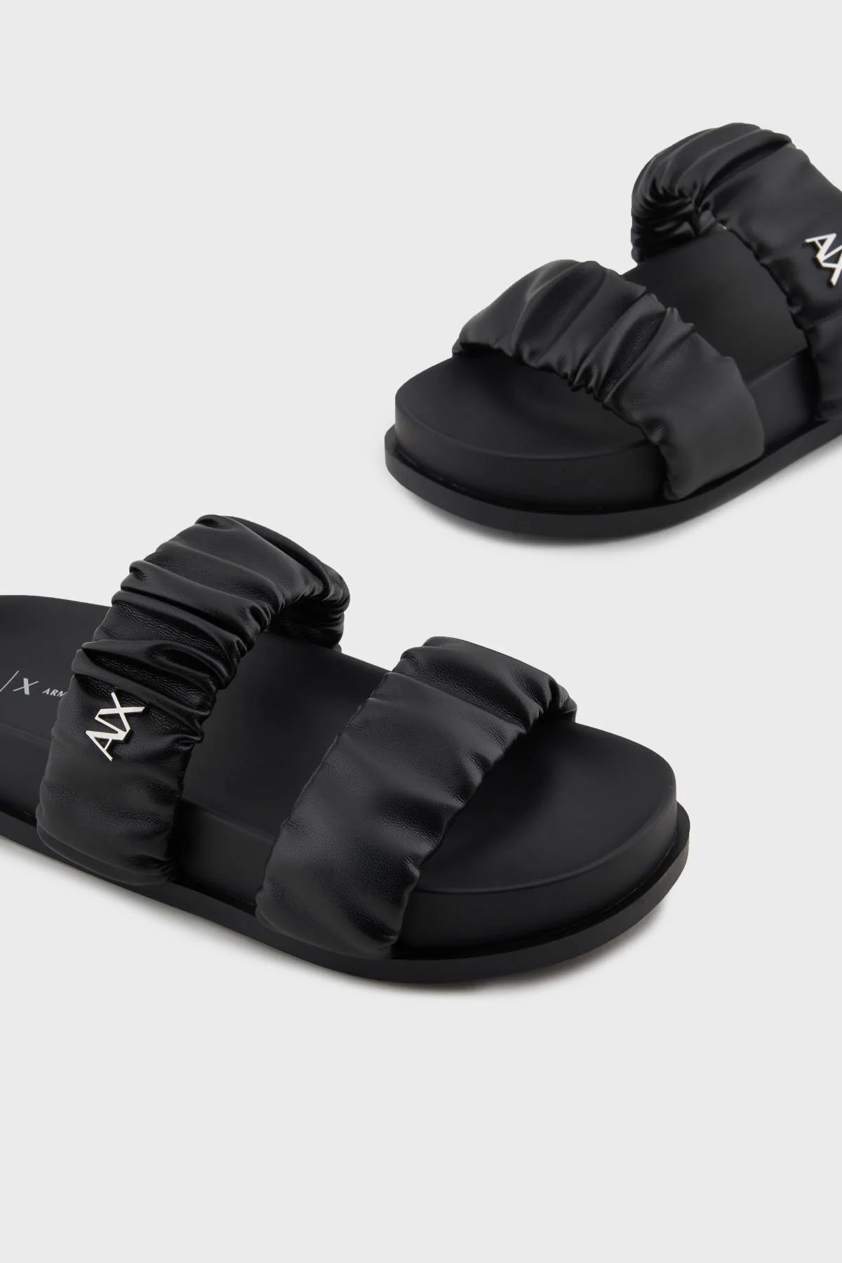 Armani Exchange Logolu Çift Bantlı Büzgü Detaylı Bayan Terlik XDP062 XV926 00002 SİYAH - 10