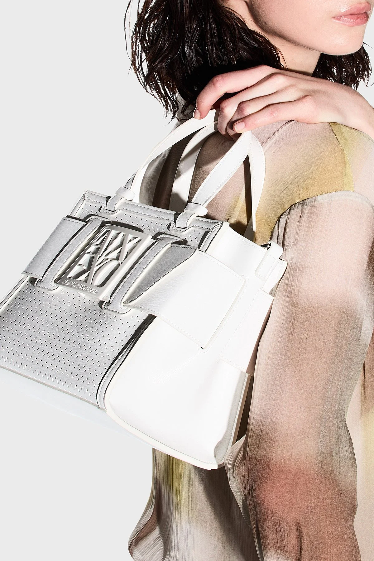 Armani Exchange Logolu Çıkarılabilir Askılı Bayan Çanta XW000392 AF22626 U0011 BEYAZ - 3