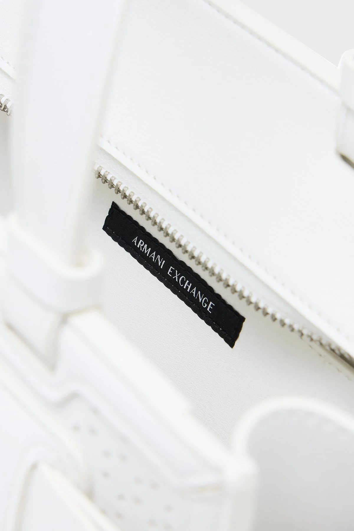 Armani Exchange Logolu Çıkarılabilir Askılı Bayan Çanta XW000392 AF22626 U0011 BEYAZ - 4