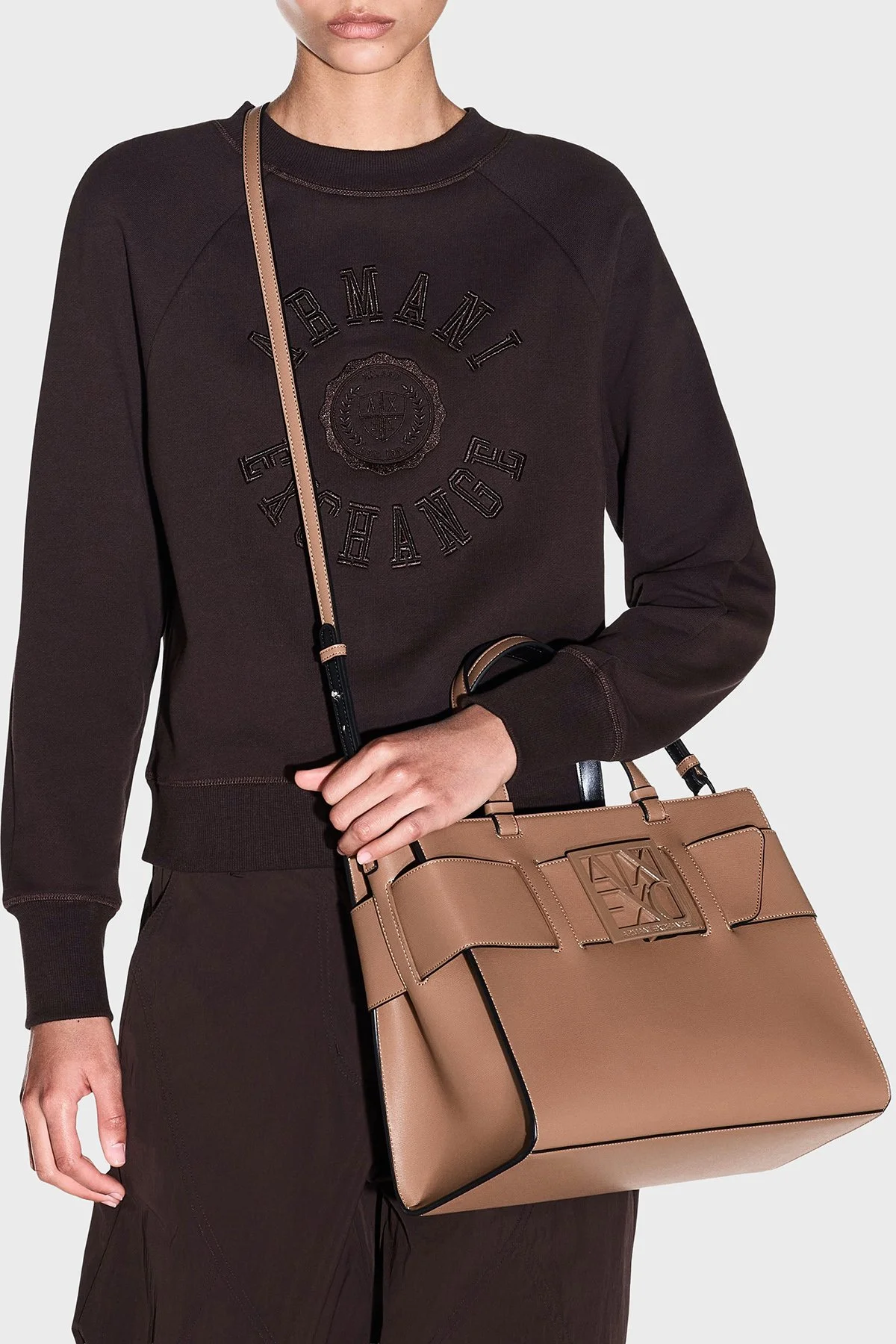 Armani Exchange Logolu Çıkarılabilir Askılı Kadın Çanta 9426890 A874 U6186 Taba - 4