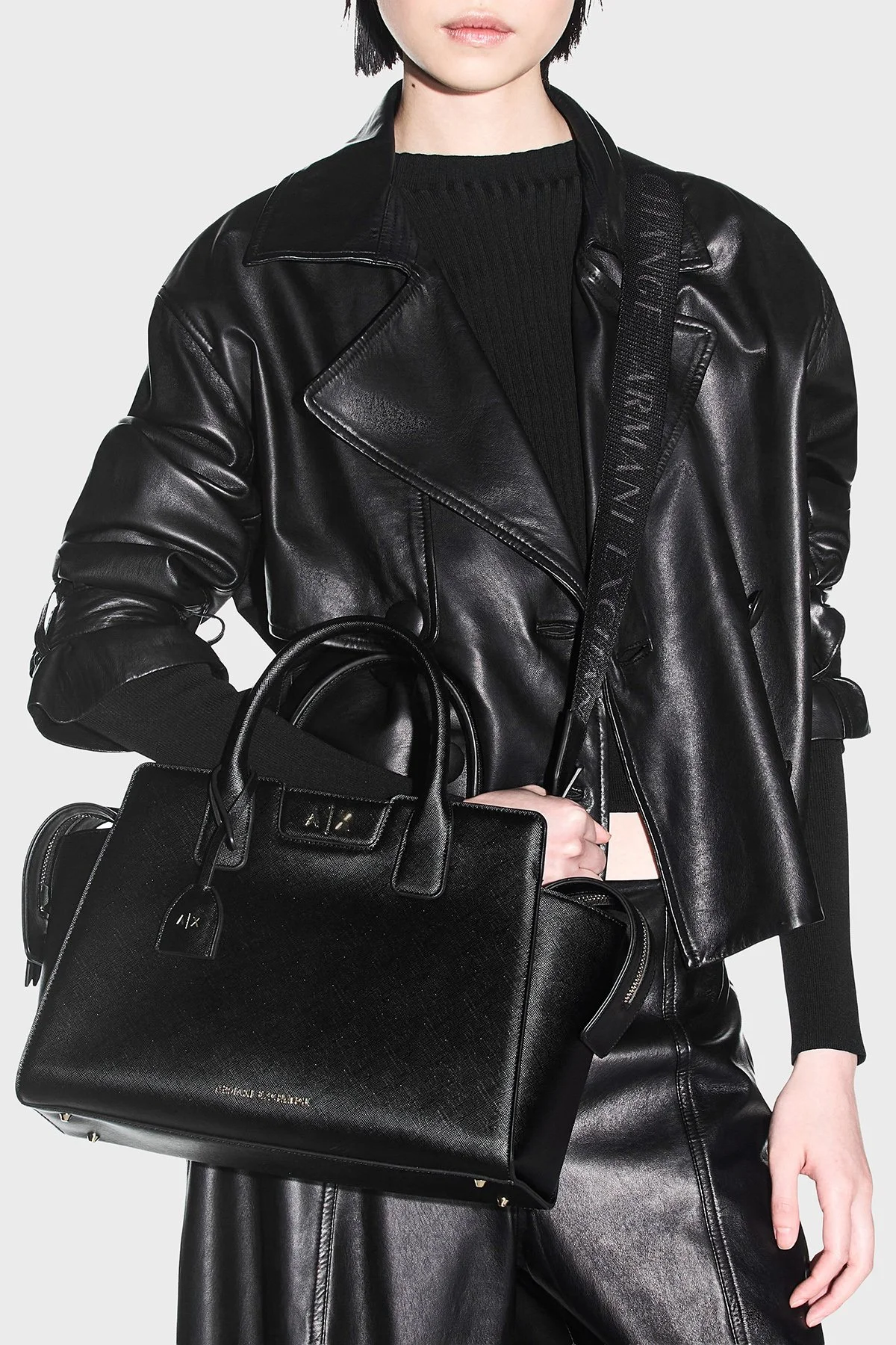 Armani Exchange Logolu Çıkarılabilir Askılı Kadın Çanta XW002158 AF26570 UC001 Siyah - 3