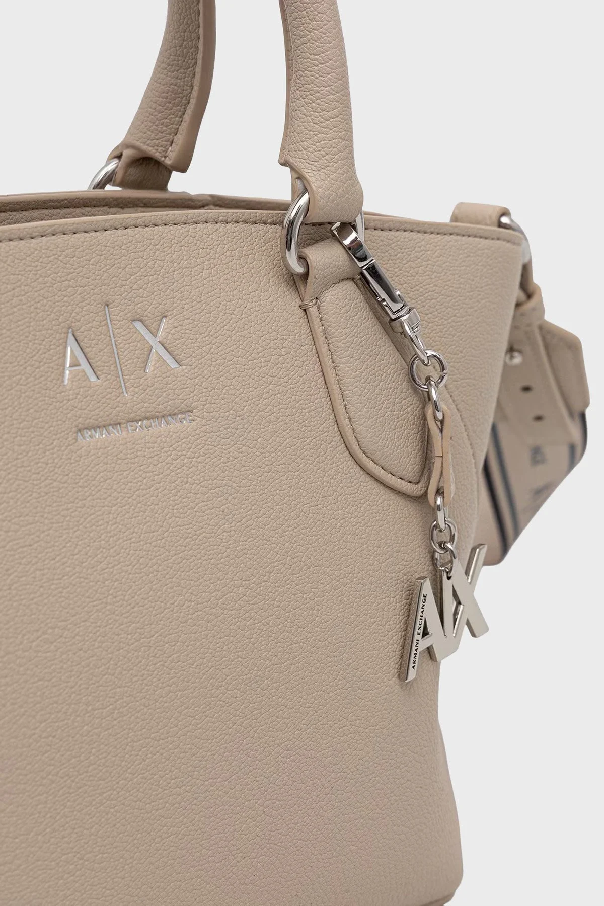 Armani Exchange Logolu Çıkarılabilir Askılı Kadın Çanta XW003143 AF26569 U6208 Ekru - 4