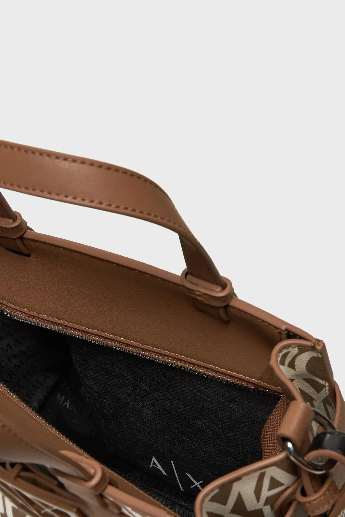 Armani Exchange Logolu Çıkarılabilir Omuz Askılı Bayan Çanta 942690 3F742 20511 BEYAZ - 4