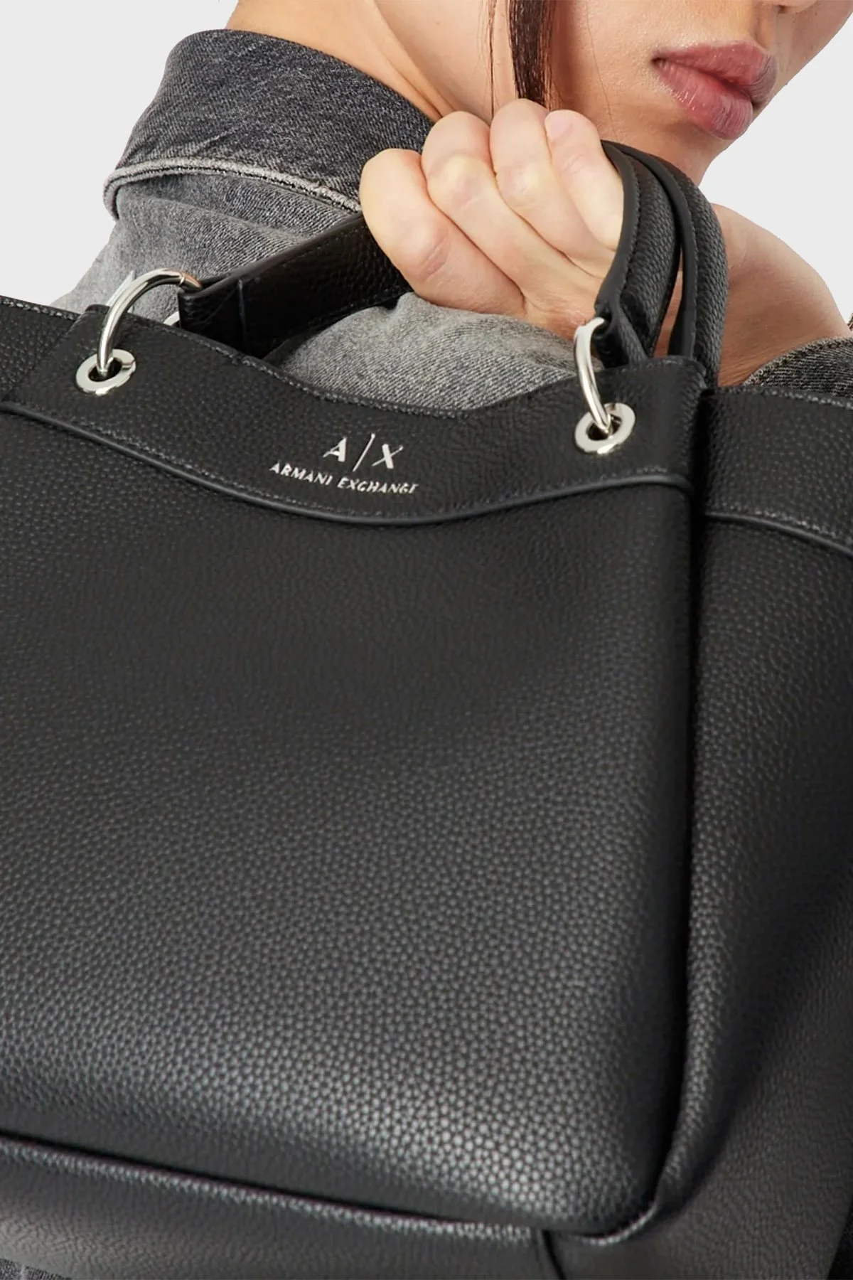 Armani Exchange Logolu Çıkarılabilir Omuz Askılı Bayan Çanta 942911 CC783 00020 SİYAH - 2