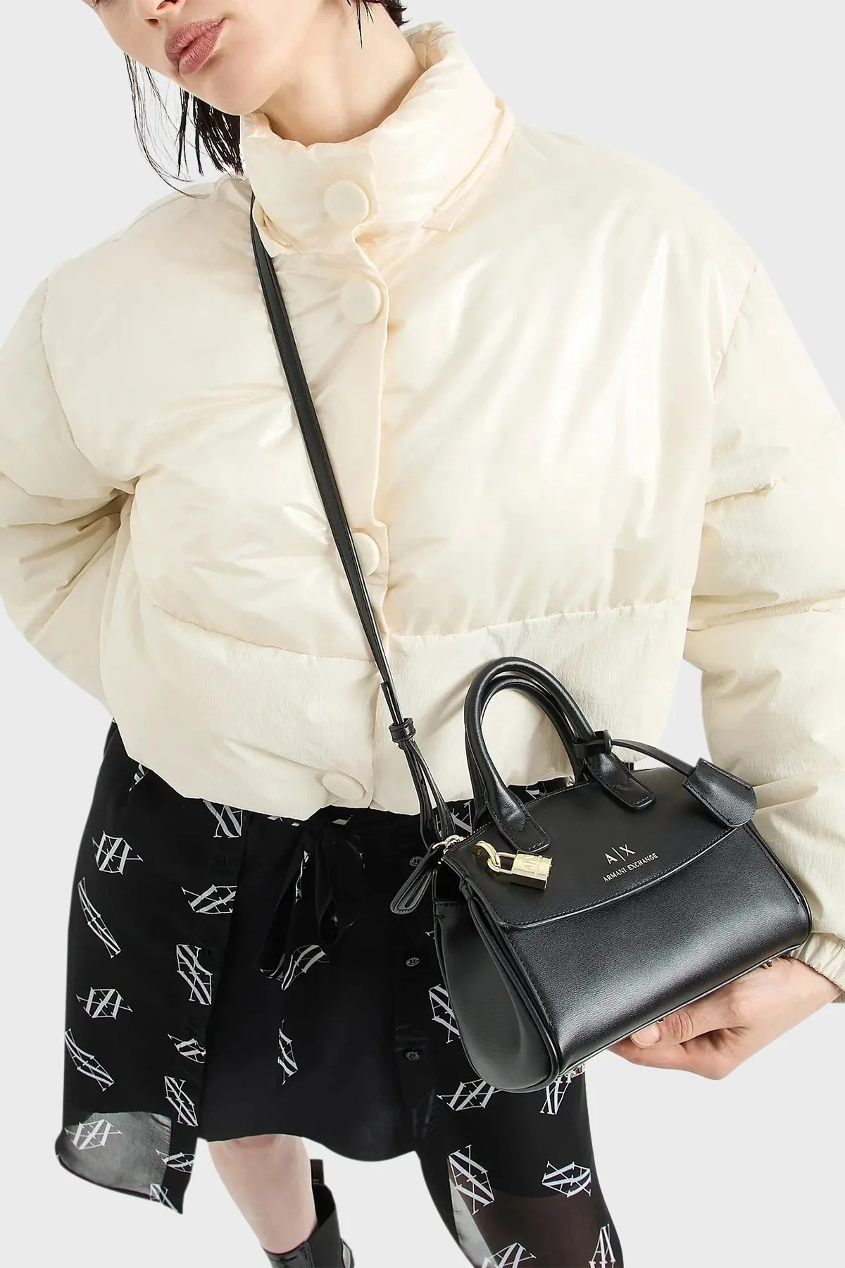 Armani Exchange Logolu Çıkarılabilir Omuz Askılı Bayan Çanta 949163 4F779 00020 SİYAH - 2