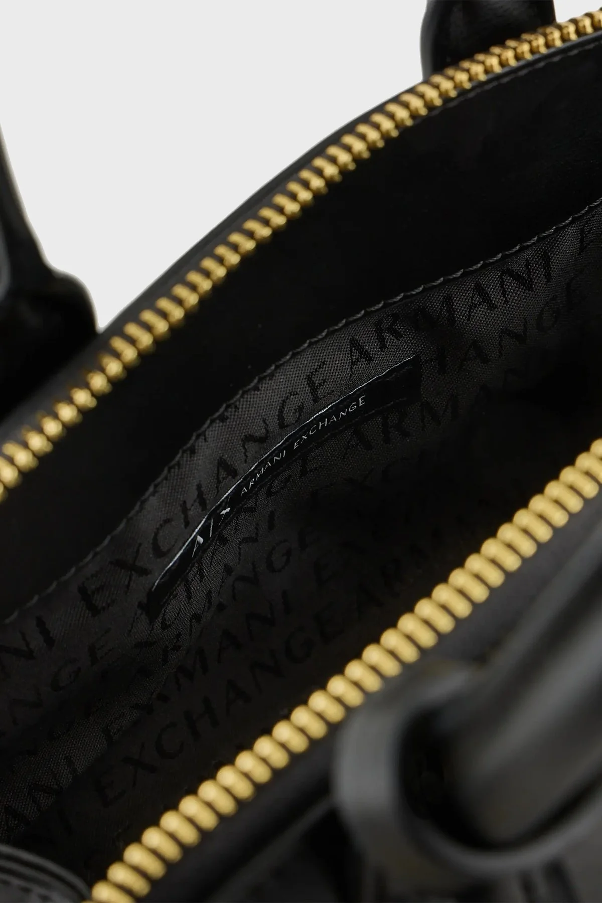 Armani Exchange Logolu Çıkarılabilir Omuz Askılı Bayan Çanta 949163 4F779 00020 SİYAH - 5