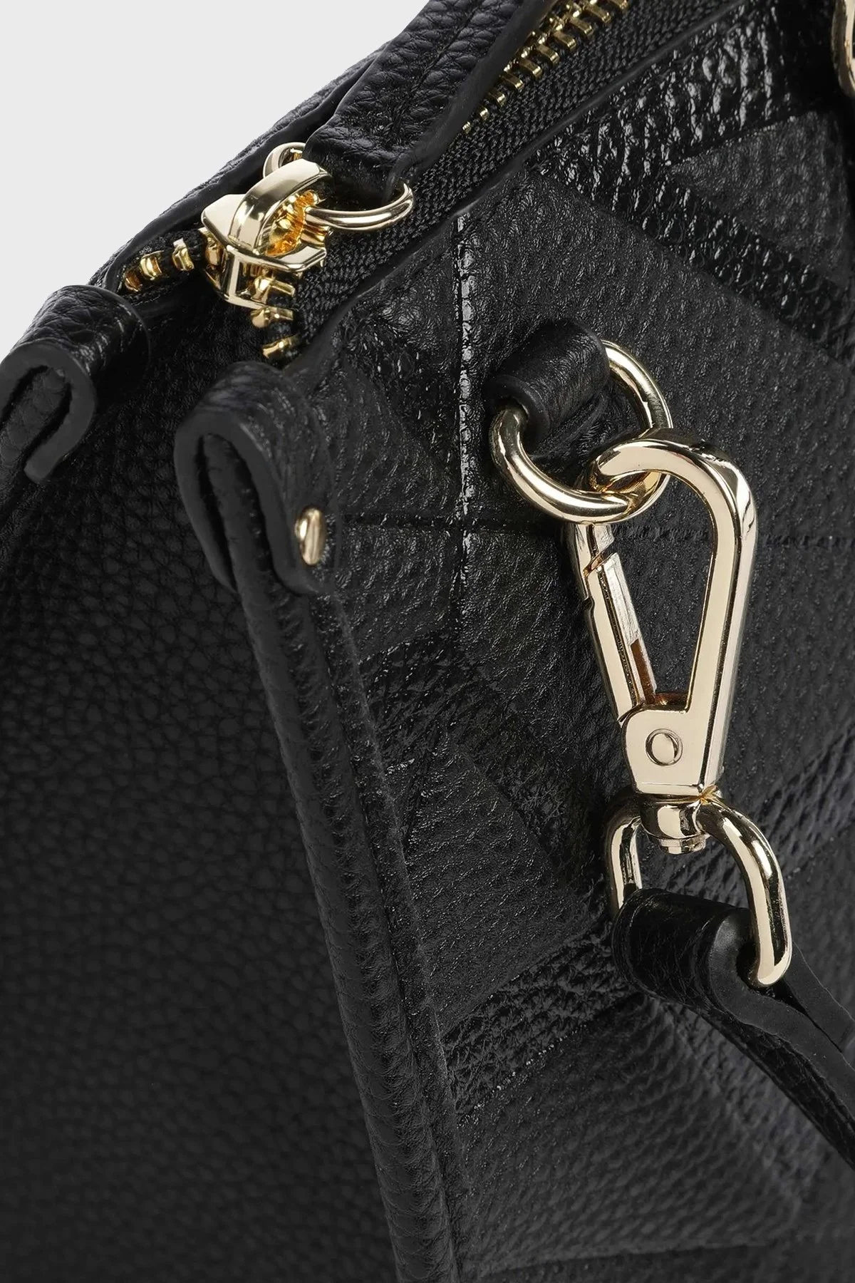 Armani Exchange Logolu Çıkarılabilir Omuz Askılı Bayan Çanta 949165 4F784 19921 SİYAH - 5