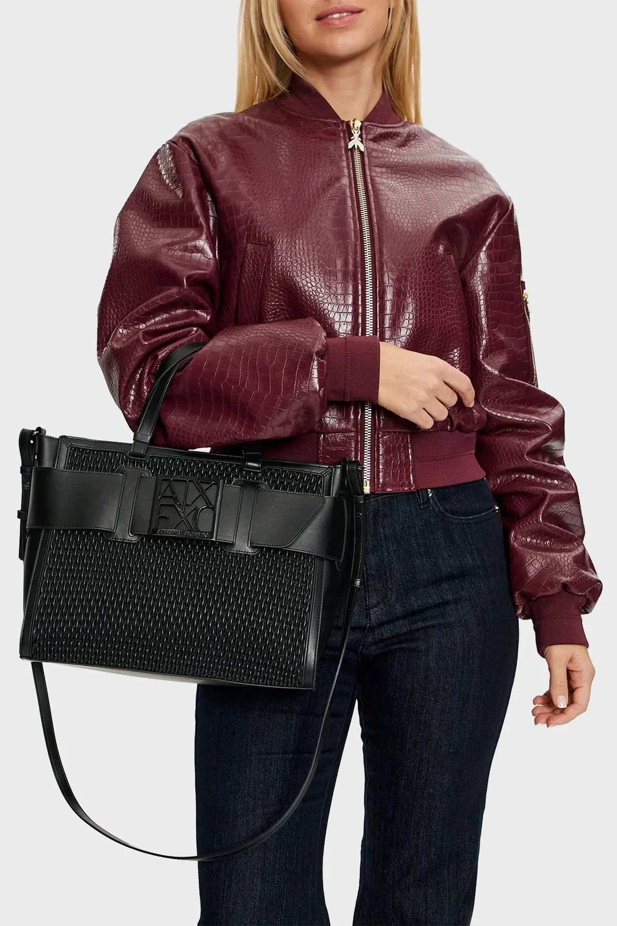 Armani Exchange Logolu Delikli Çıkarılabilir Askılı Bayan Çanta 942689 4F798 00020 SİYAH - 2