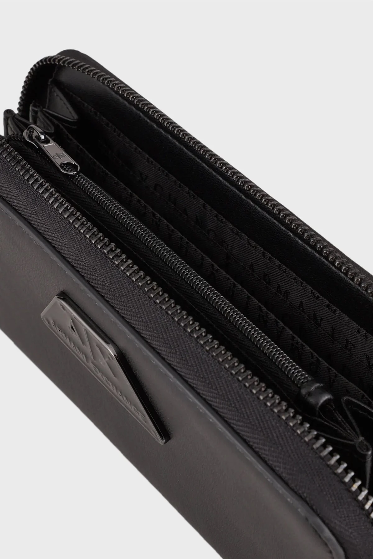 Armani Exchange Logolu Fermuarlı Bayan Cüzdan 948068 3R784 00020 SİYAH - 3