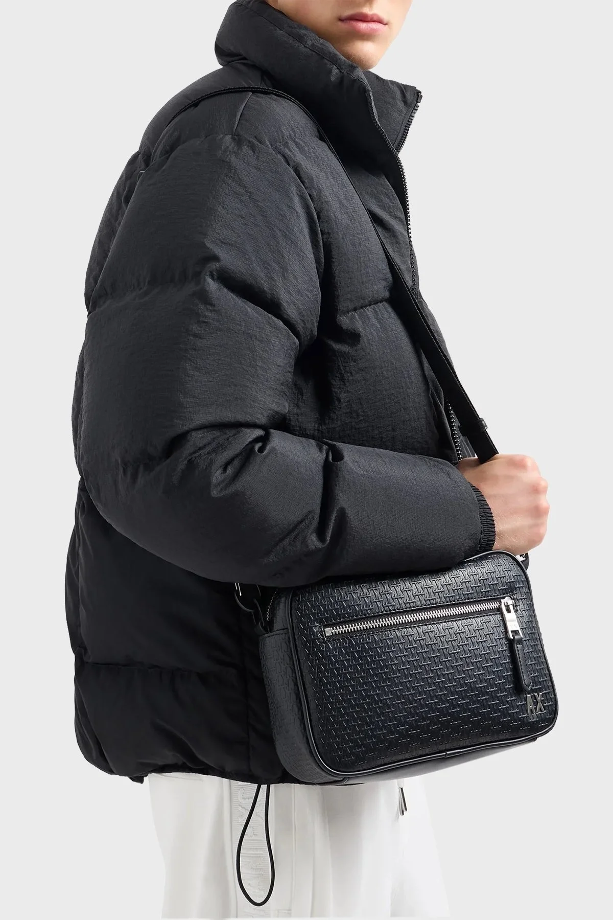 Armani Exchange Logolu Fermuarlı Çıkarılabilir Askılı Erkek Çanta XM000160 AF11928 UC001 SİYAH - 2