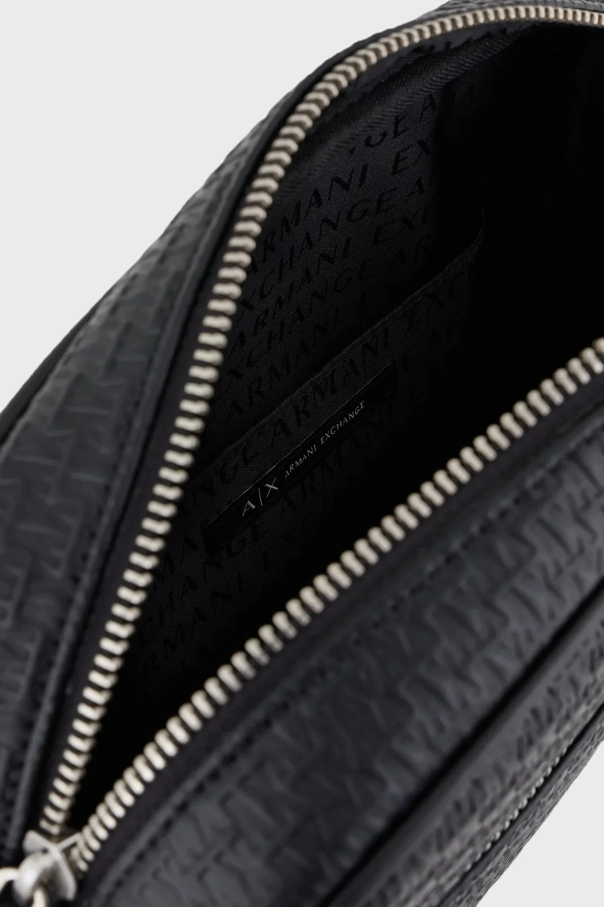 Armani Exchange Logolu Fermuarlı Çıkarılabilir Askılı Erkek Çanta XM000160 AF11928 UC001 SİYAH - 7