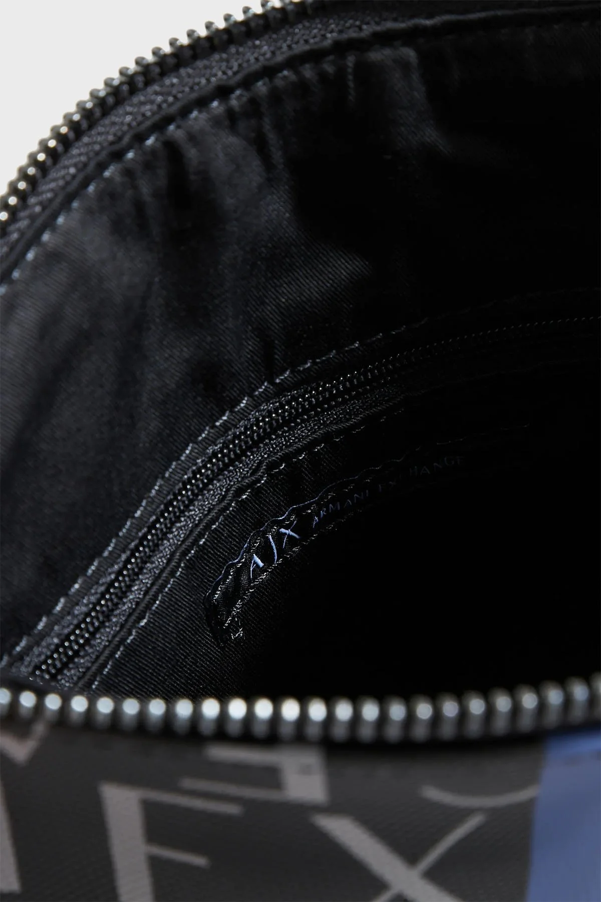 Armani Exchange Logolu Fermuarlı Erkek Çanta 952397 CC831 00020 SİYAH - 4