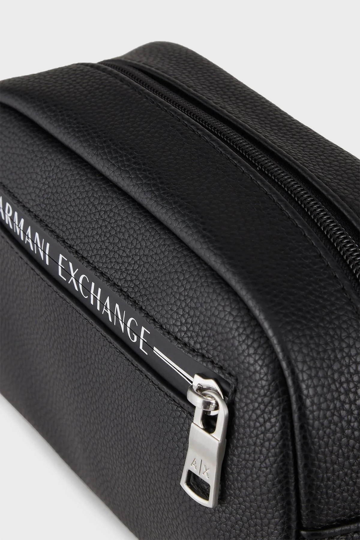Armani Exchange Logolu Fermuarlı Erkek Çanta 958410 3R832 00020 SİYAH - 2