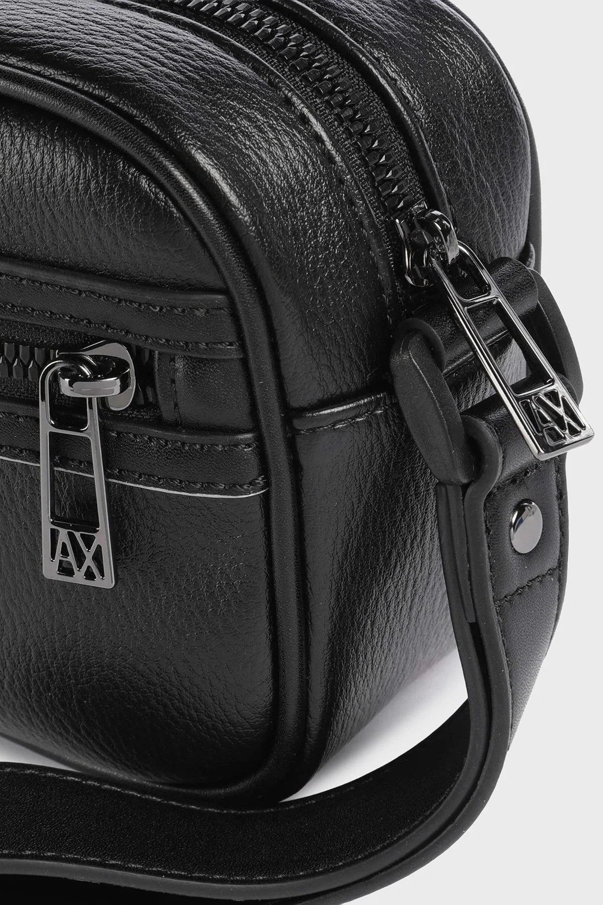 Armani Exchange Logolu Fermuarlı Erkek Çanta XM002000 AF17205 MC105 SİYAH - 8