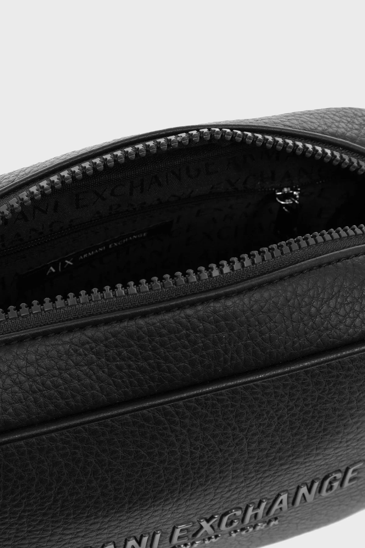 Armani Exchange Logolu Fermuarlı Kozmetik Erkek Çanta XM000235 AF11931 UC001 SİYAH - 6