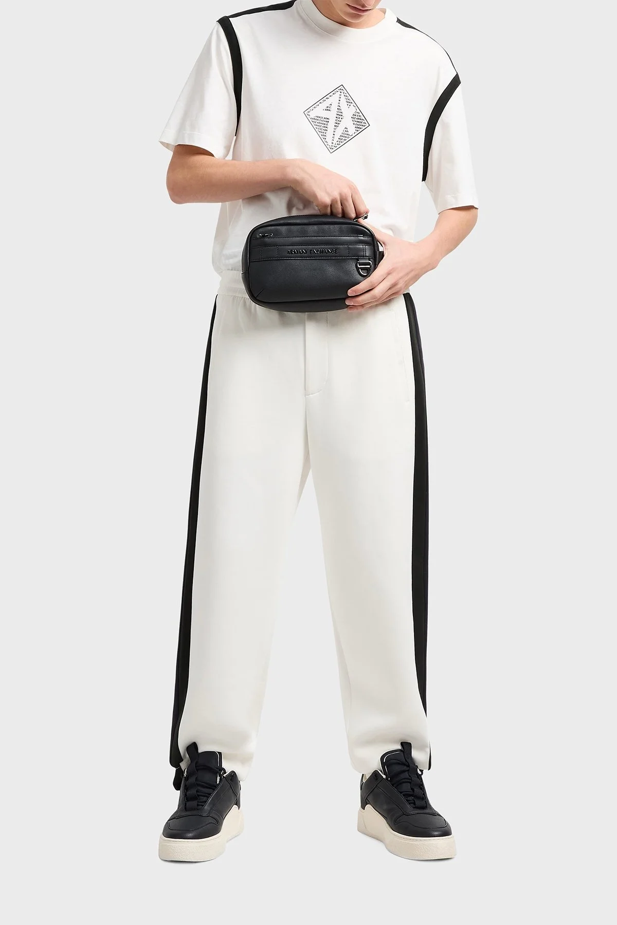 Armani Exchange Logolu Fermuarlı Kozmetik Erkek Çanta XM000255 AF11925 UC001 SİYAH - 9