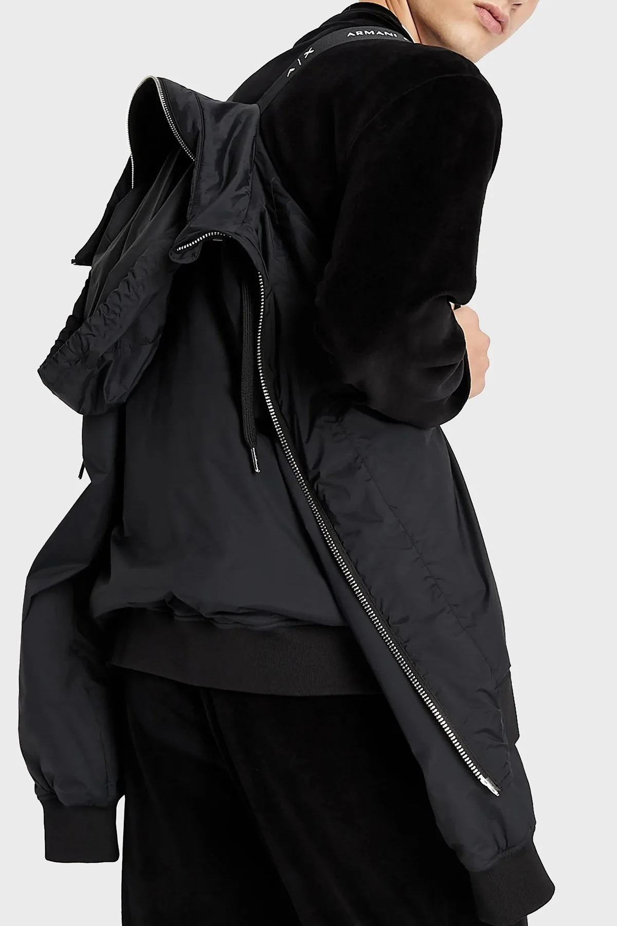 Armani Exchange Logolu Gizli Kapüşonlu Regular Fit Erkek Mont 8NZB60 ZN97Z 1200 SİYAH - 4