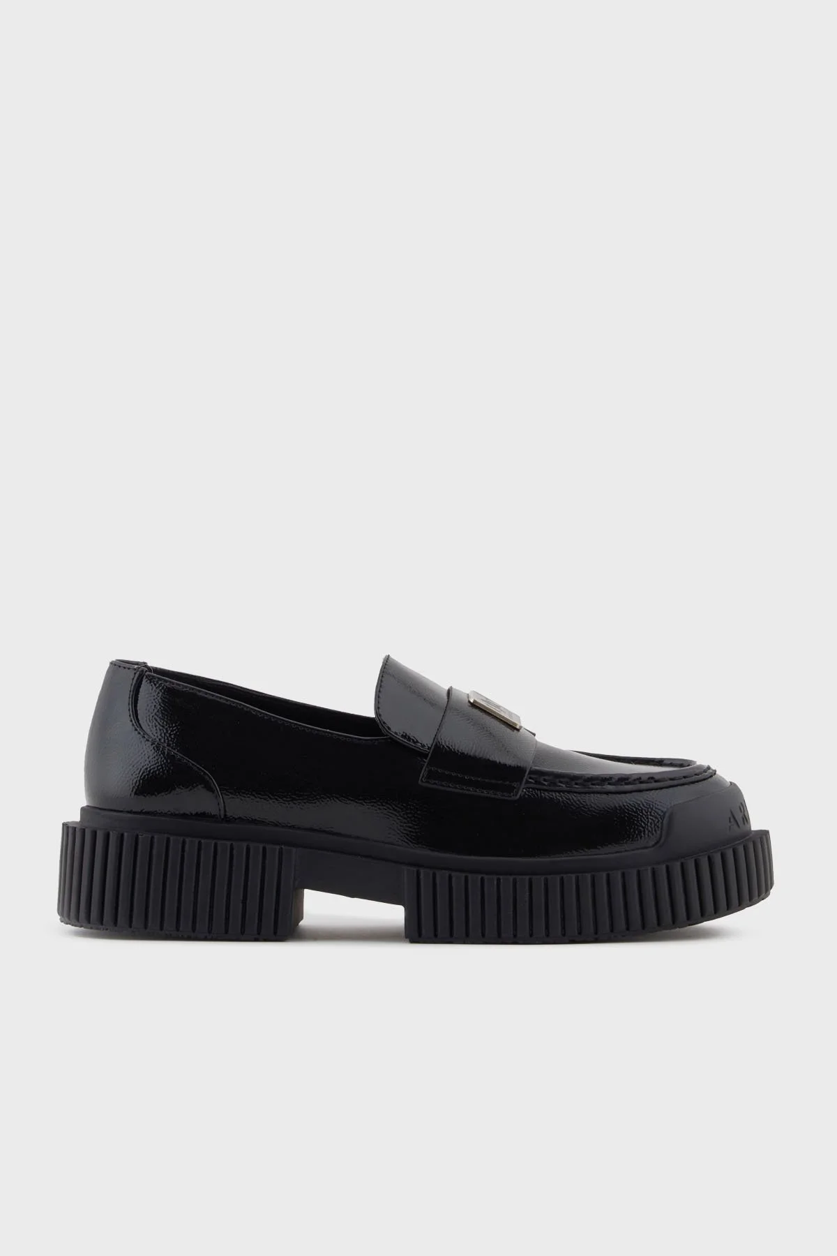 Armani Exchange Logolu Kalın Taban Rugan Loafer Bayan Ayakkabı XW001672 AF17478 UC001 SİYAH - 1