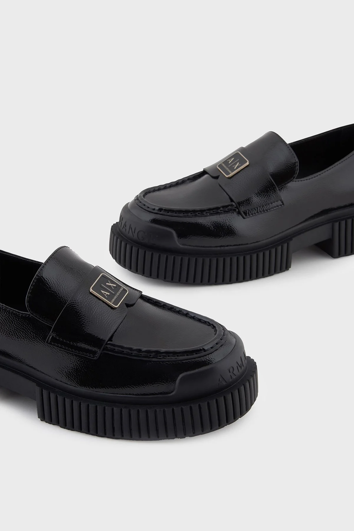 Armani Exchange Logolu Kalın Taban Rugan Loafer Bayan Ayakkabı XW001672 AF17478 UC001 SİYAH - 4