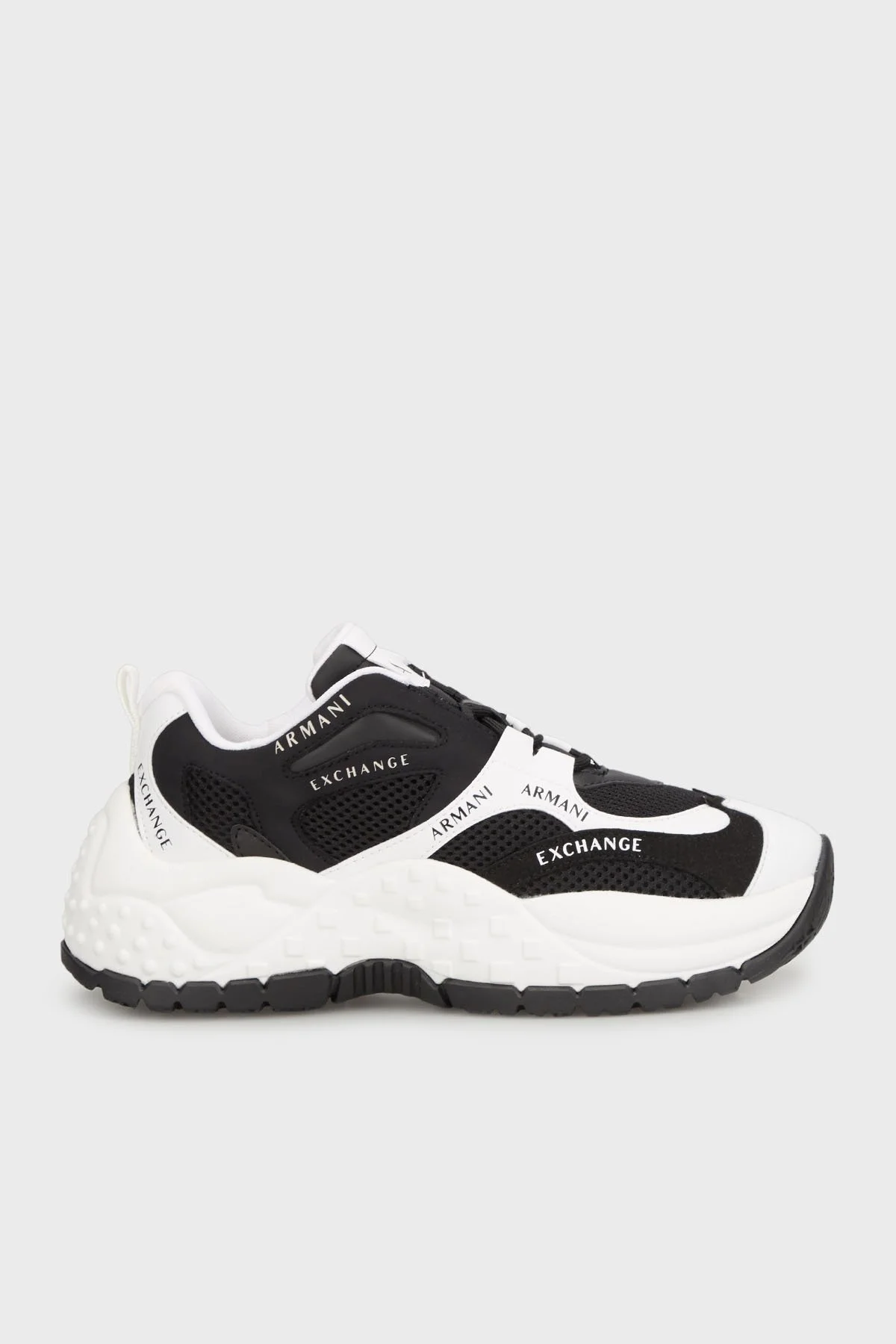 Armani Exchange Logolu Kalın Tabanlı Sneaker Bayan Ayakkabı XDX120 XV708 T037 SİYAH-BEYAZ - 1