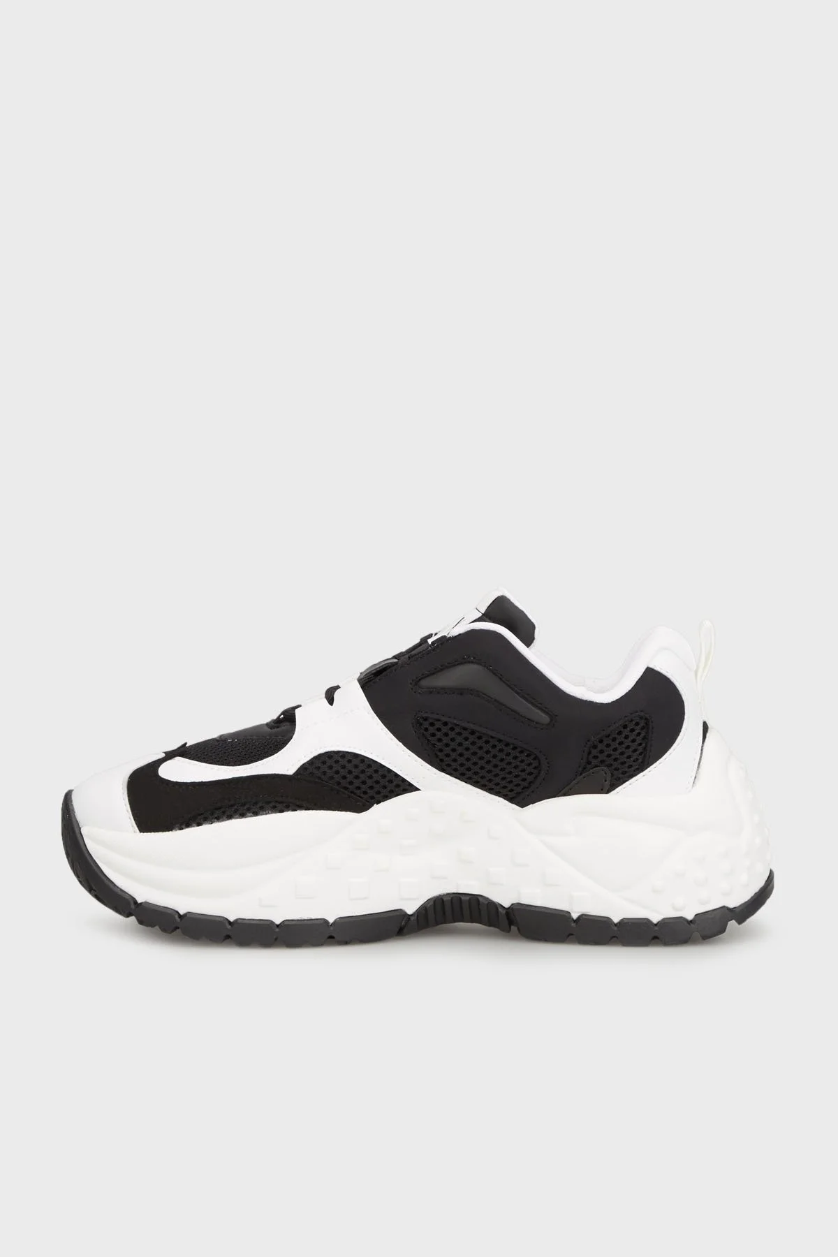 Armani Exchange Logolu Kalın Tabanlı Sneaker Bayan Ayakkabı XDX120 XV708 T037 SİYAH-BEYAZ - 2