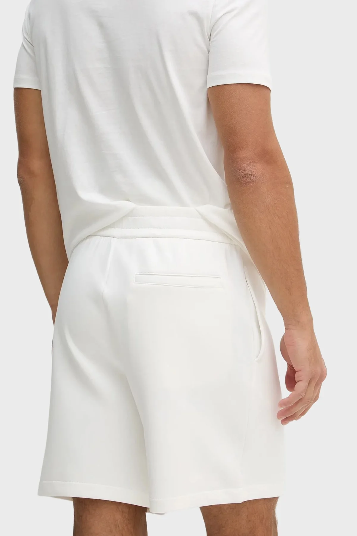 Armani Exchange Logolu Pamuklu Regular Fit Bermuda Erkek Şort XM001773 AF10818 U0009 BEYAZ - 3