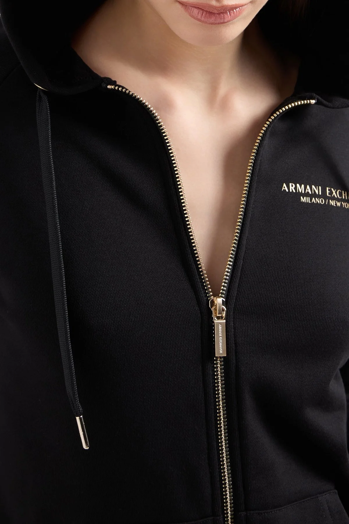 Armani Exchange Logolu Pamuklu Regular Fit Kapüşonlu Bayan Sweat 8NYM28 YJE5Z 52AK SİYAH-GOLD - 9