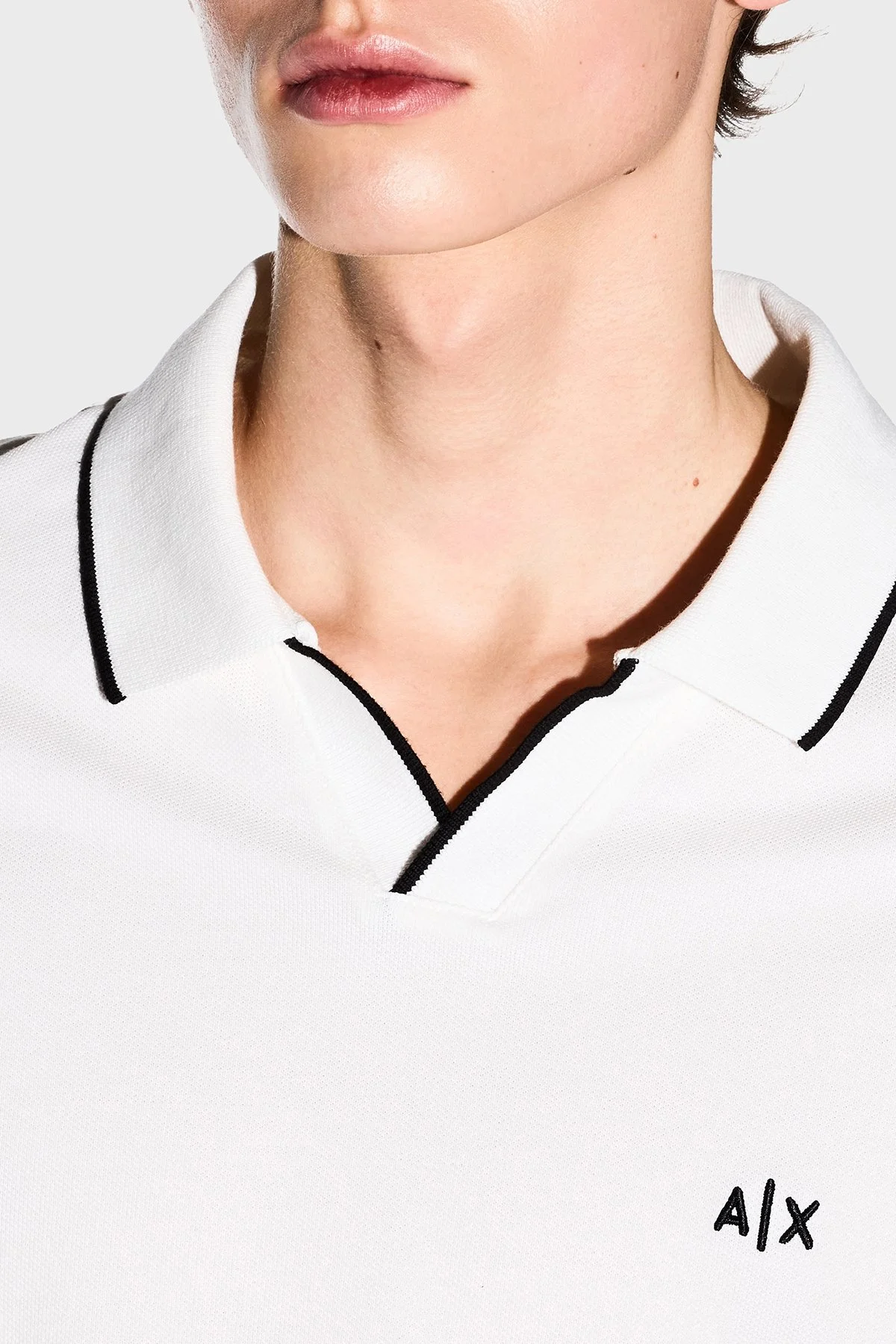 Armani Exchange Logolu Pamuklu Regular Fit Şerit Detaylı Erkek Polo XM002401 AF10366 U0009 BEYAZ - 4